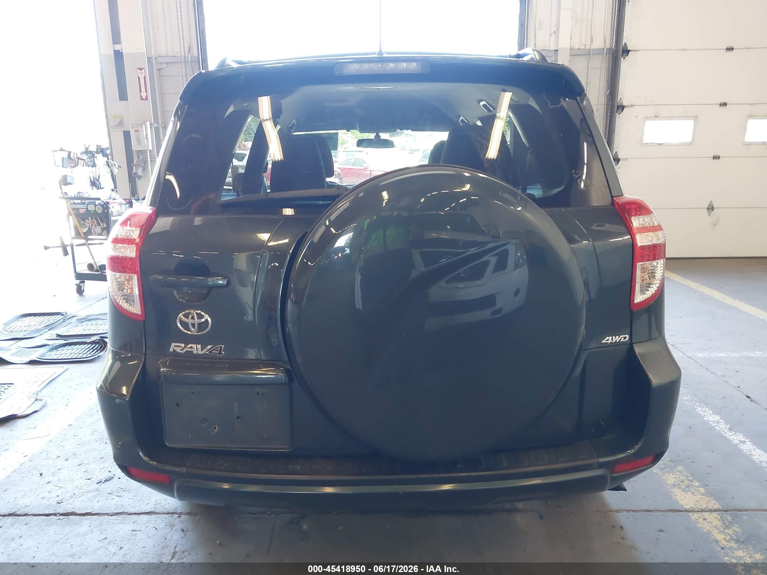 2011 Toyota Rav4   Gray vin: 2T3BF4DVXBW176038