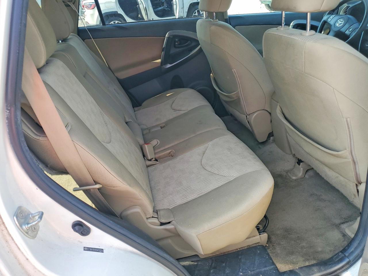 2012 Toyota Rav4 Base White vin: 2T3BF4DVXCW220704