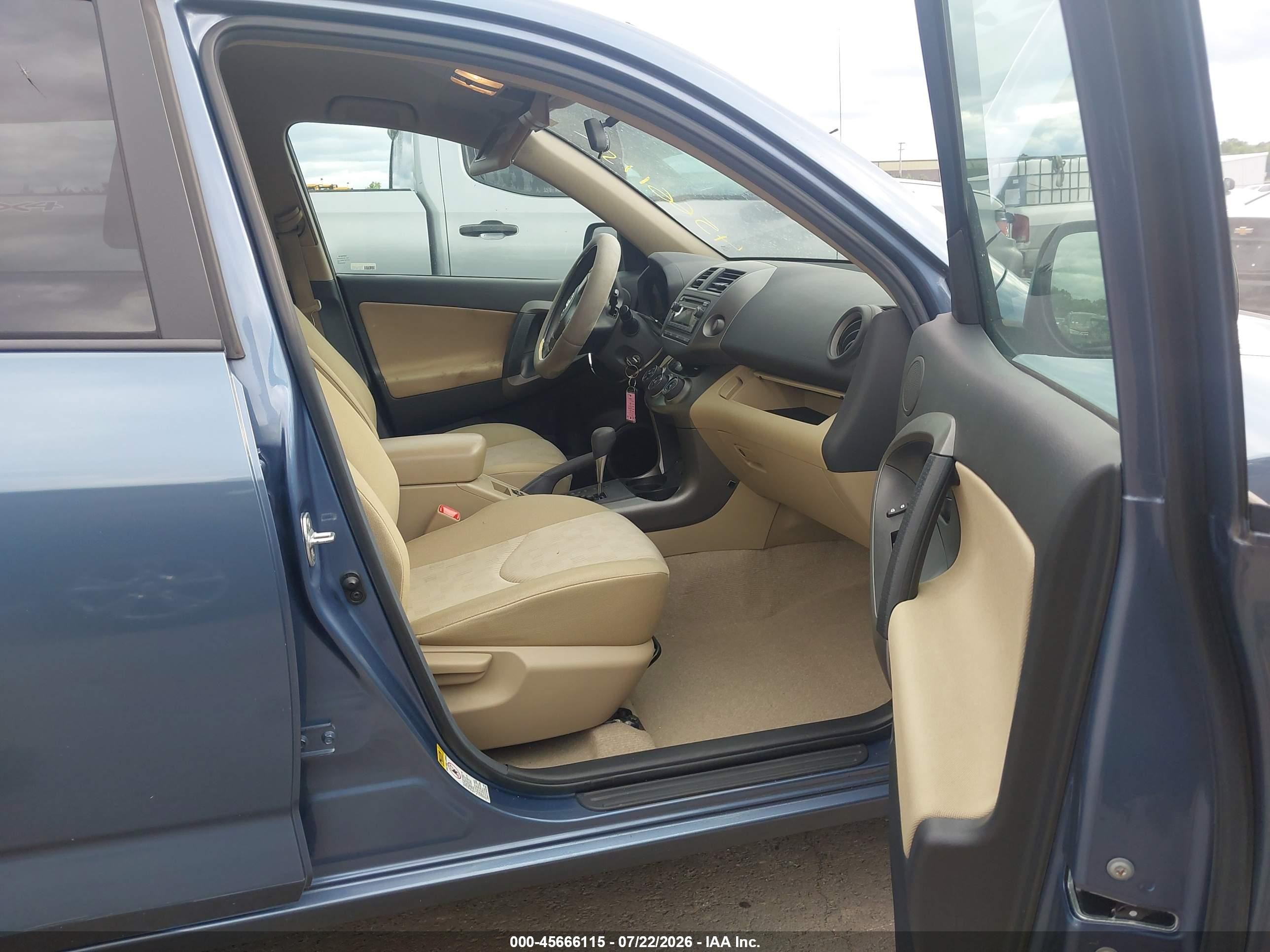 2012 Toyota Rav4   Blue vin: 2T3BF4DVXCW224252