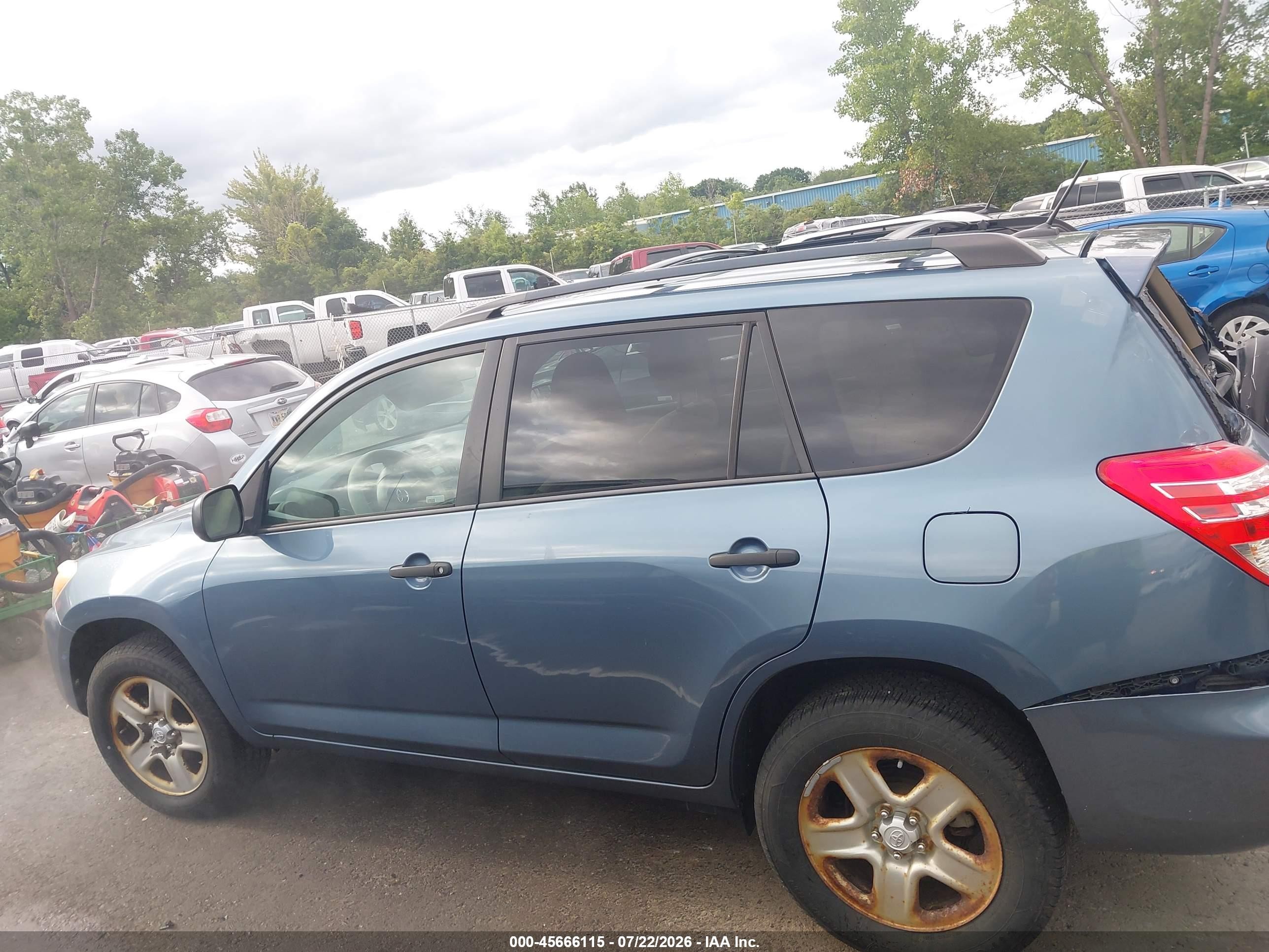 2012 Toyota Rav4   Blue vin: 2T3BF4DVXCW224252
