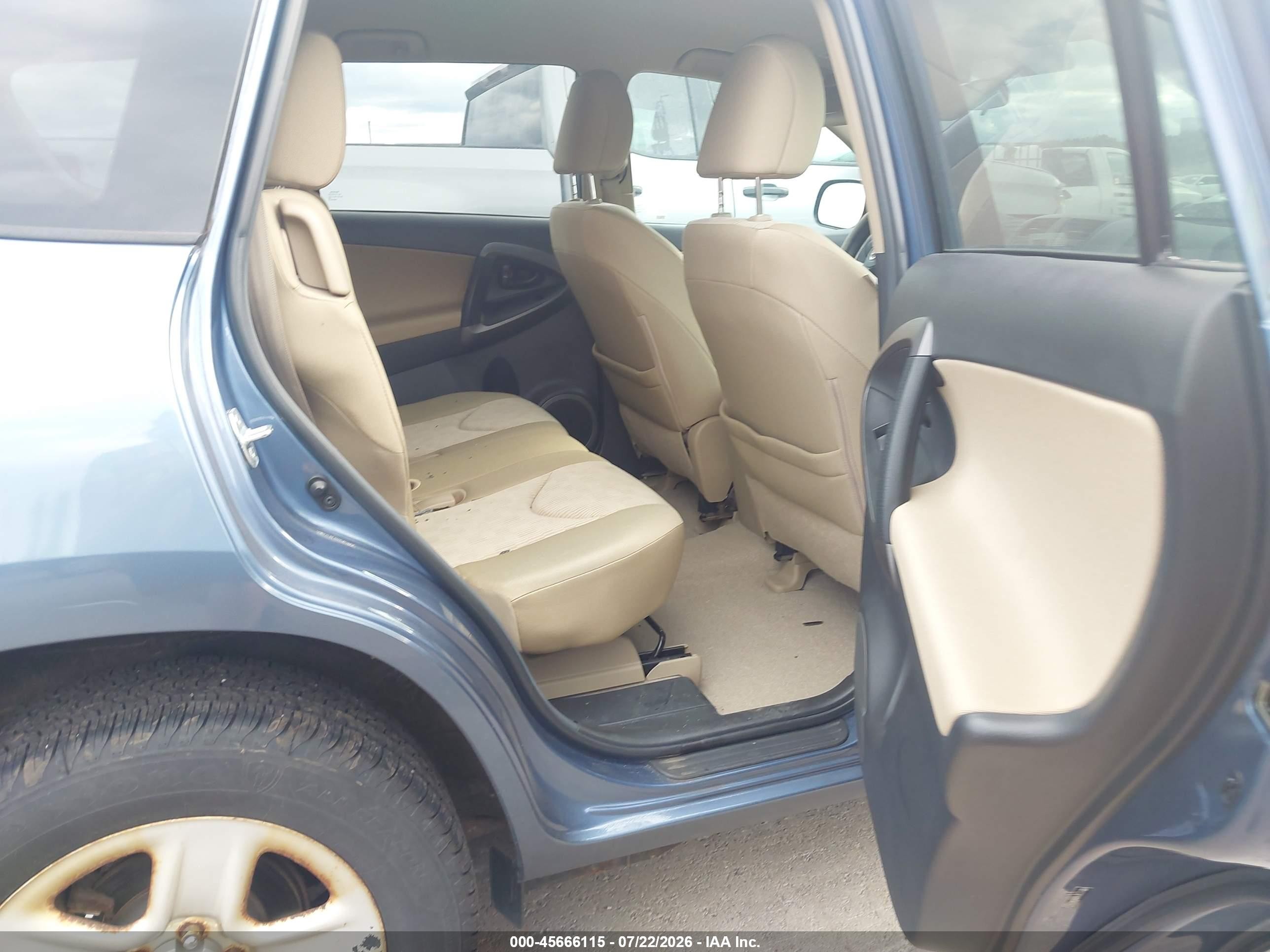2012 Toyota Rav4   Blue vin: 2T3BF4DVXCW224252