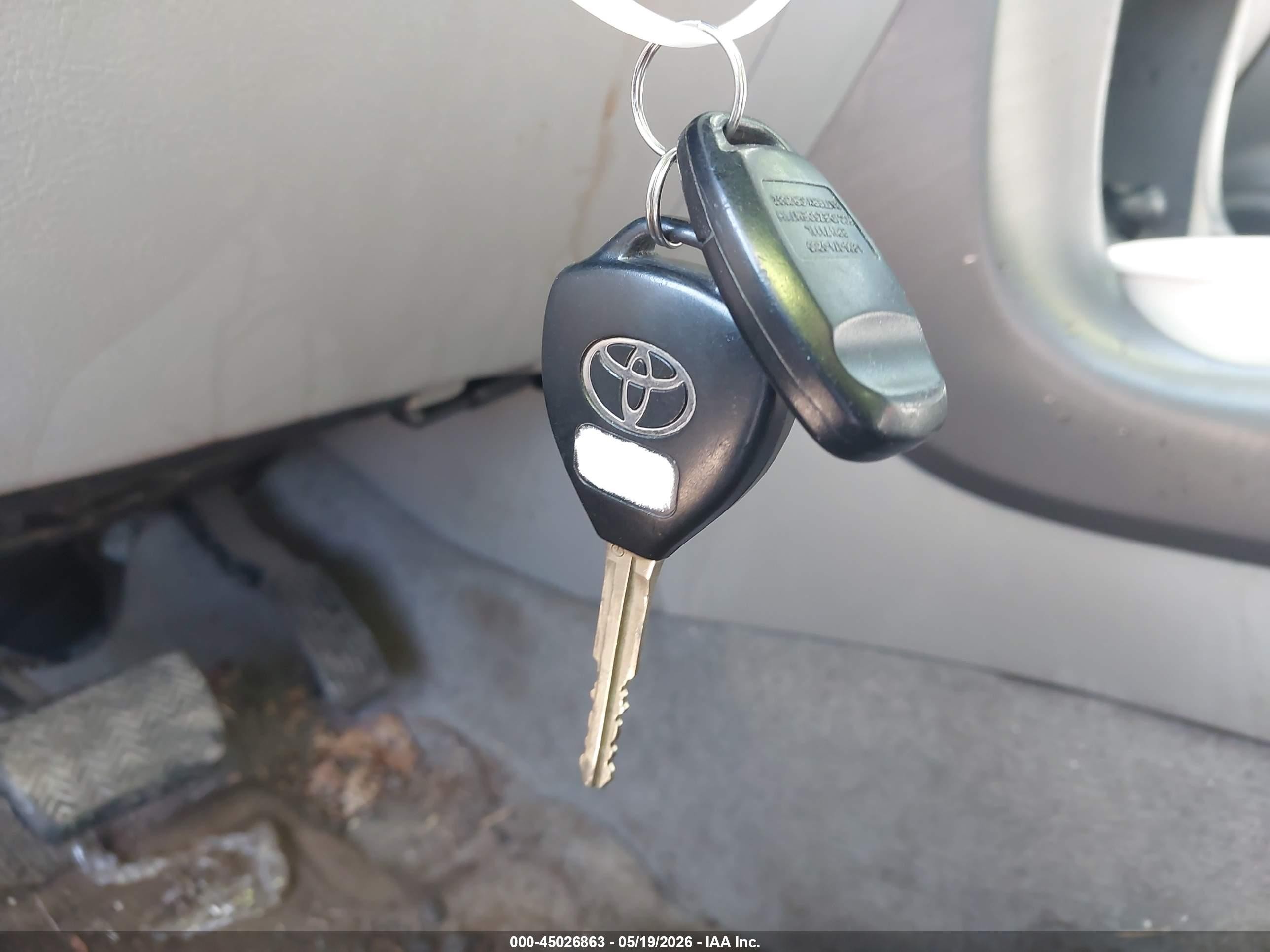 2012 Toyota Rav4   Silver vin: 2T3BF4DVXCW232710