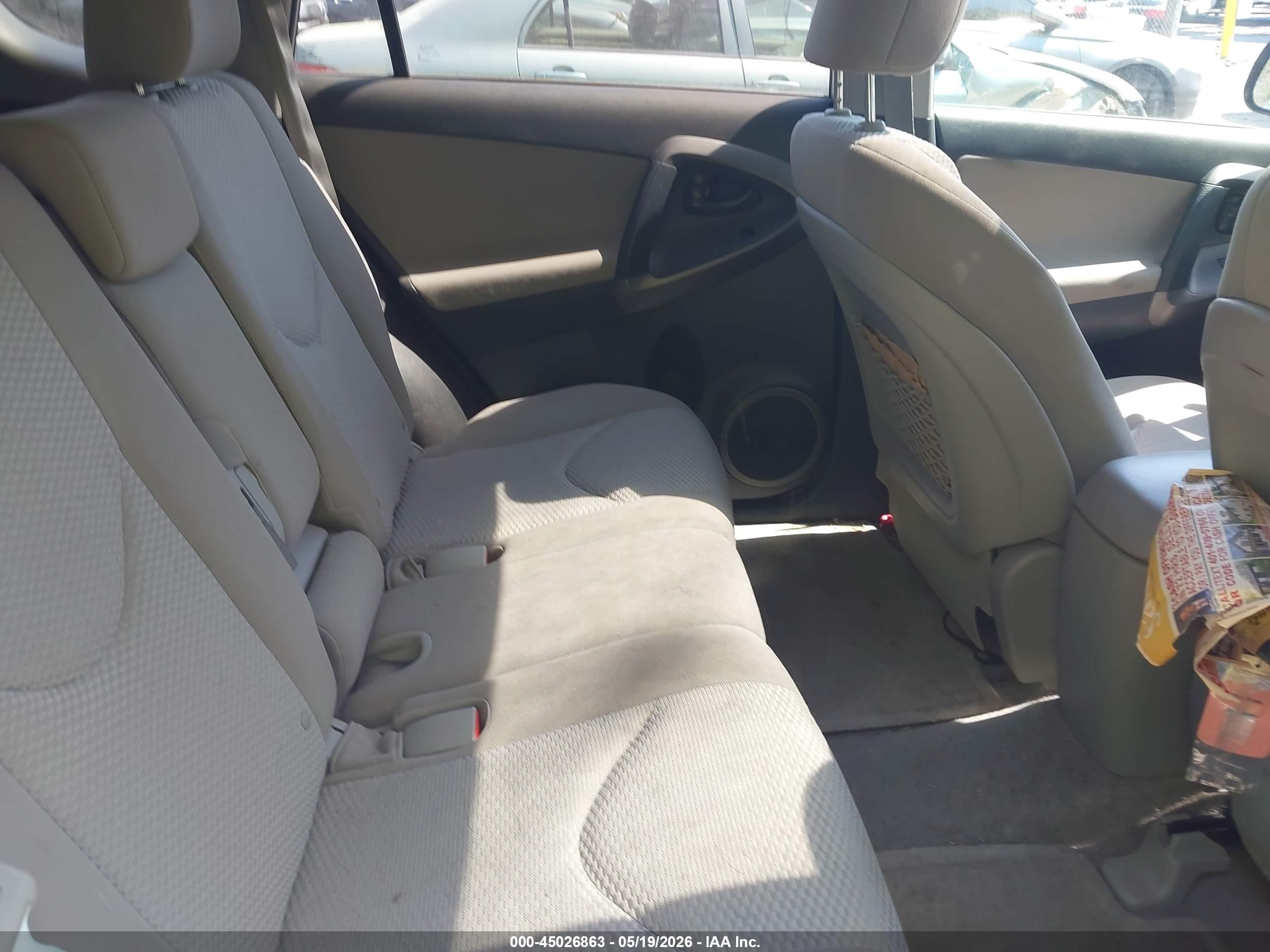 2012 Toyota Rav4   Silver vin: 2T3BF4DVXCW232710