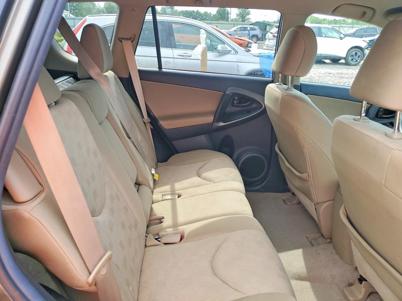 2012 Toyota Rav4 Base Tan vin: 2T3BF4DVXCW246039
