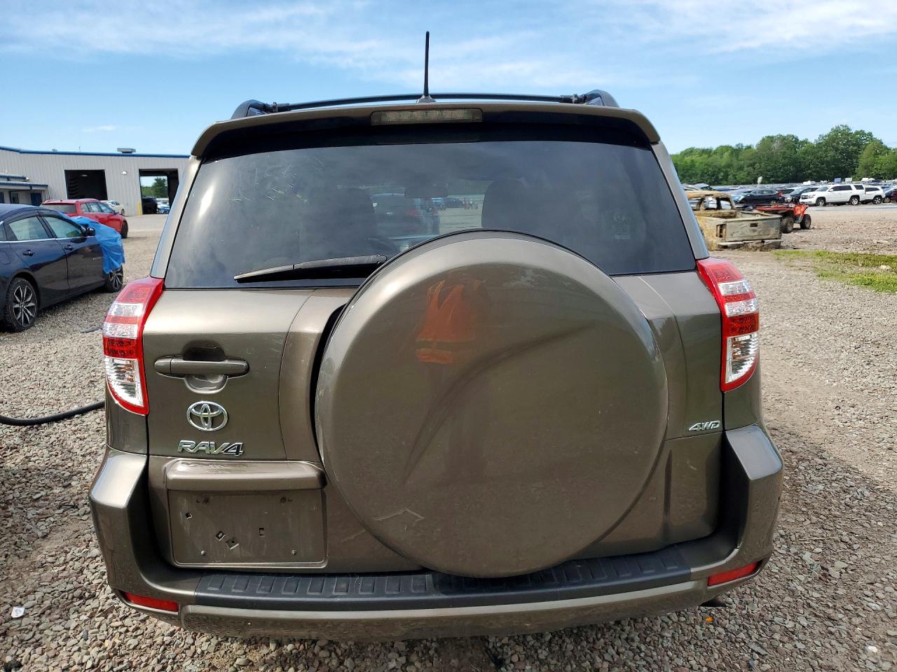 2012 Toyota Rav4 Base Tan vin: 2T3BF4DVXCW246039