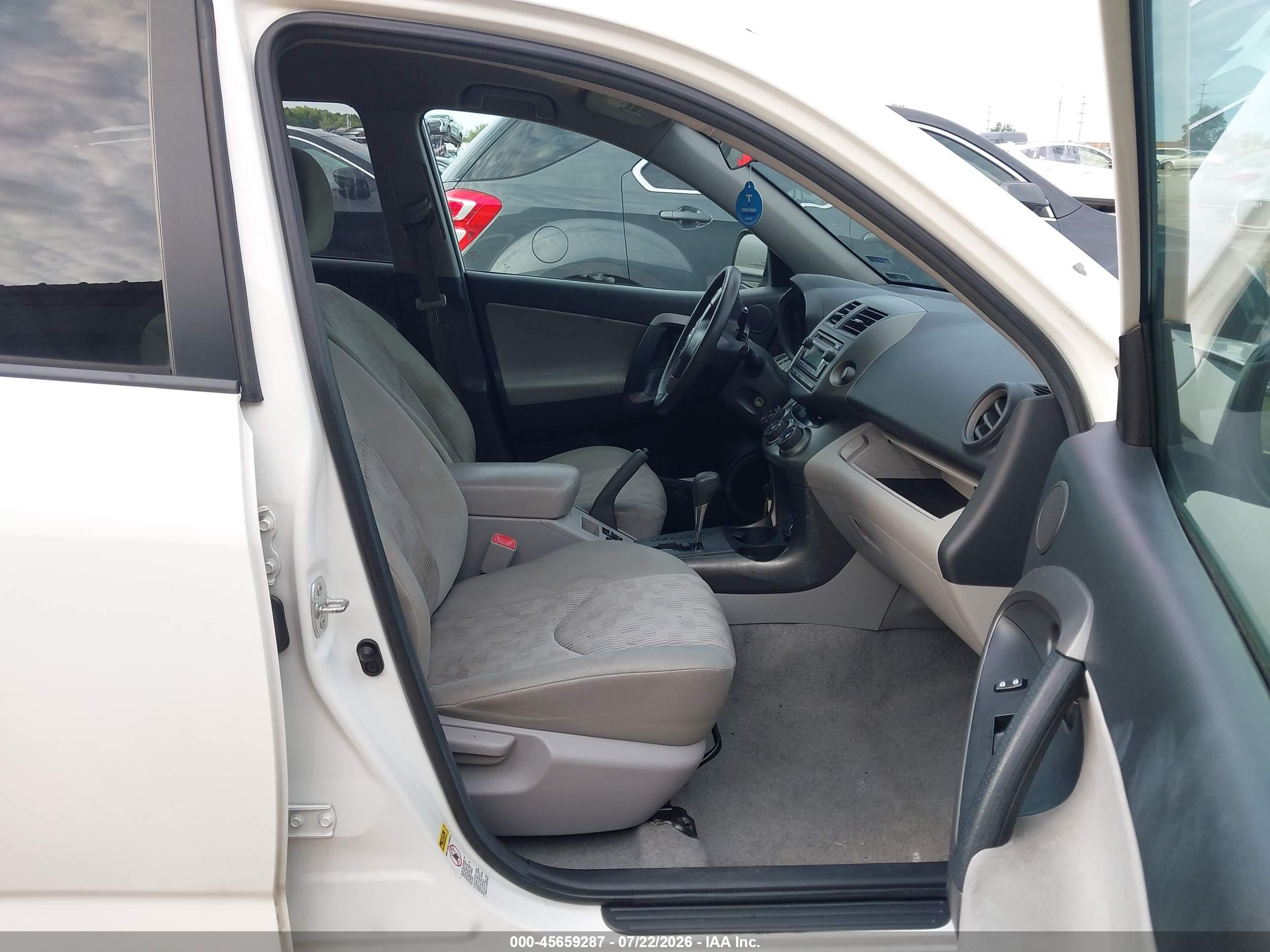 2012 Toyota Rav4   White vin: 2T3BF4DVXCW257719