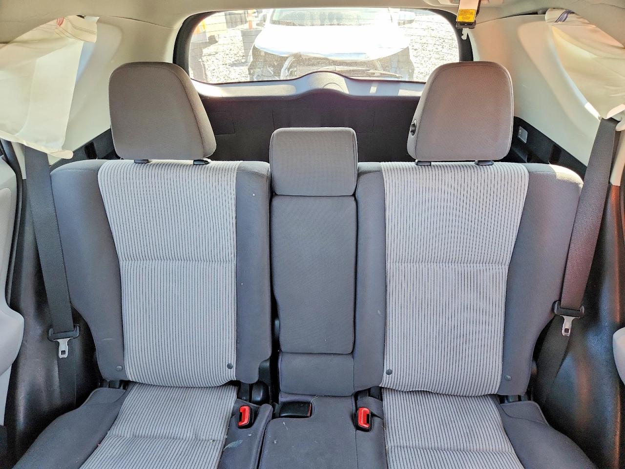 2013 Toyota Rav4 Le Gray vin: 2T3BFREV0DW063407