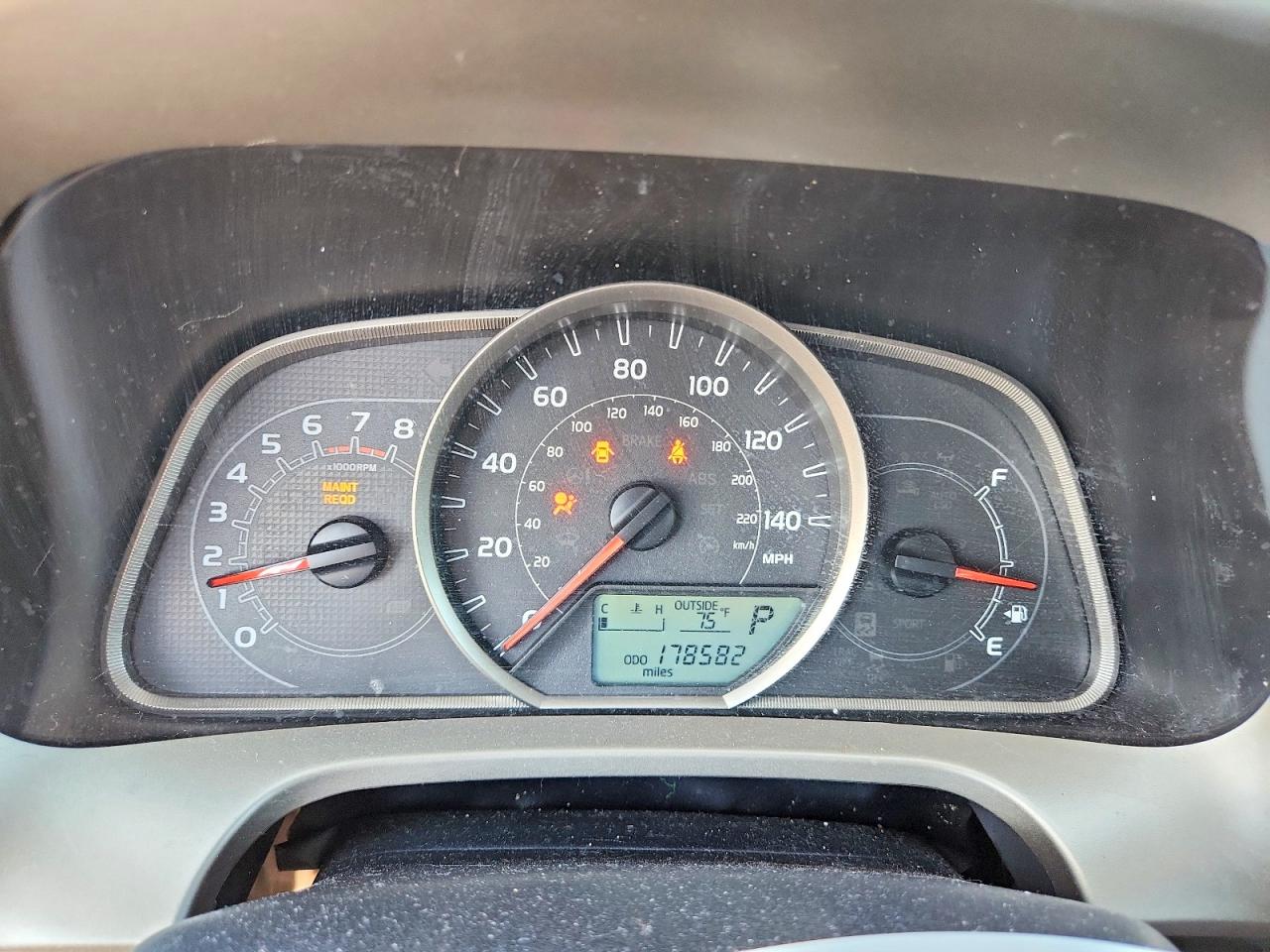 2013 Toyota Rav4 Le Gray vin: 2T3BFREV0DW063407