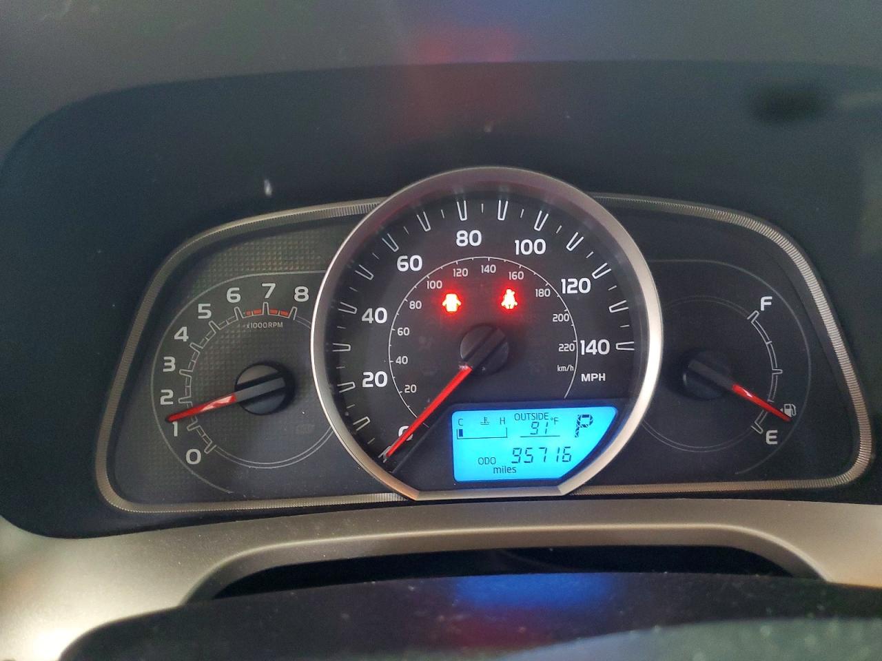 2013 Toyota Rav4 Le Серебряный vin: 2T3BFREV0DW075153
