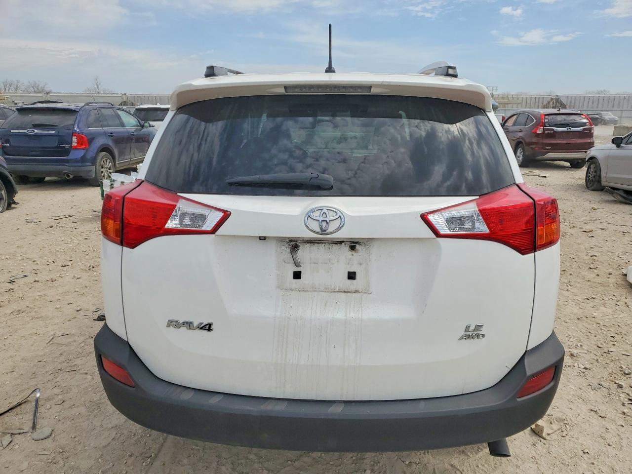2014 Toyota Rav4 Le White vin: 2T3BFREV0EW149799