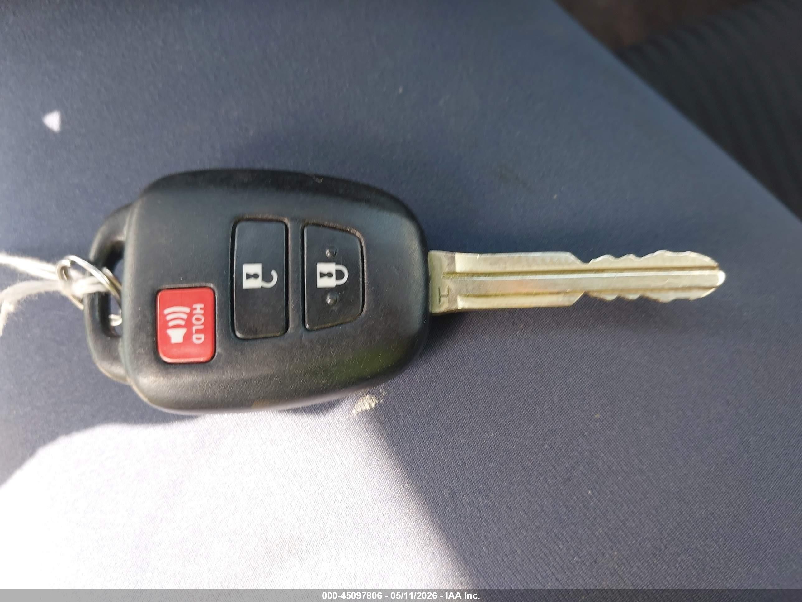 2014 Toyota Rav4 Le Silver vin: 2T3BFREV0EW199554