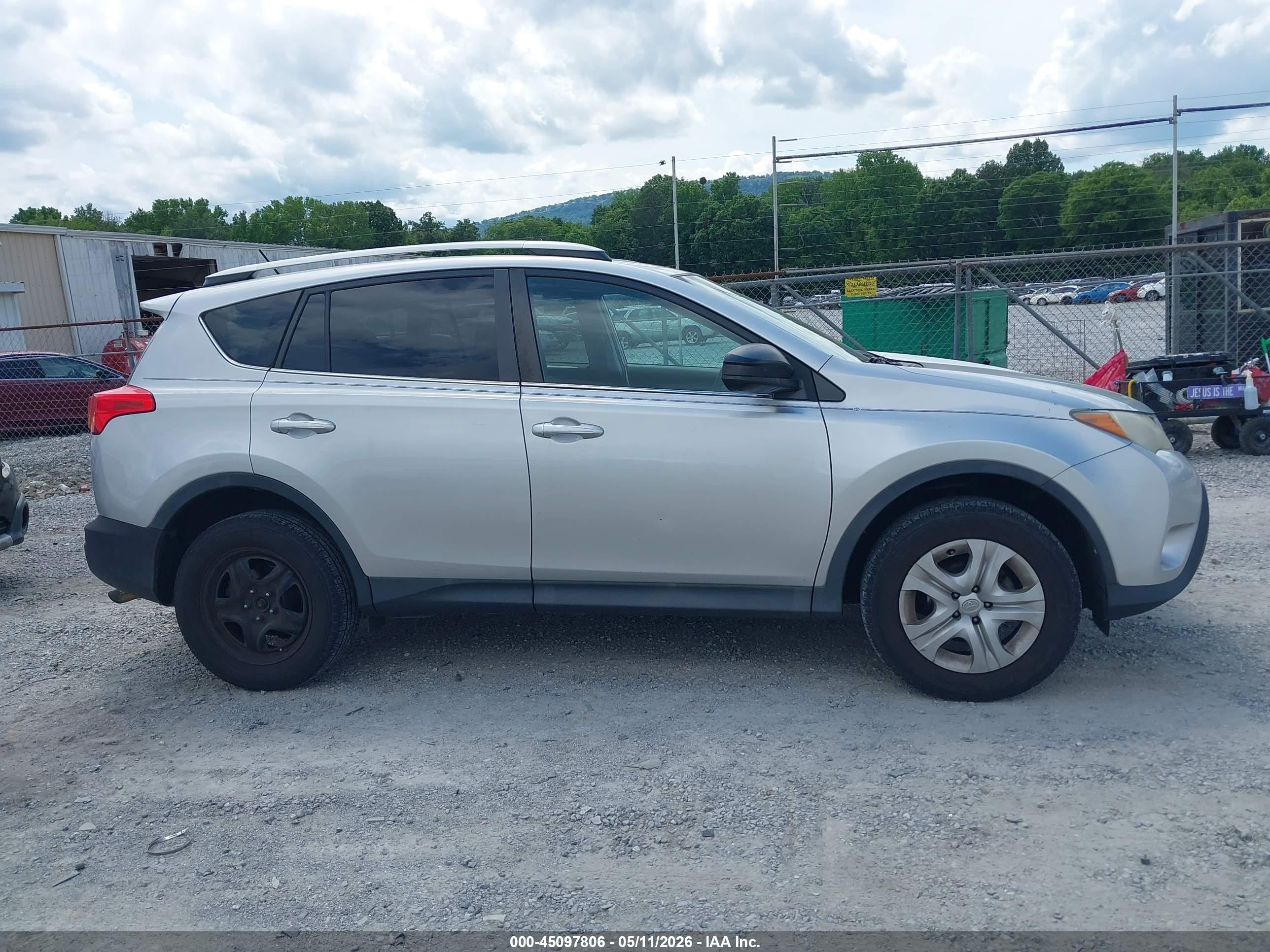 2014 Toyota Rav4 Le Silver vin: 2T3BFREV0EW199554