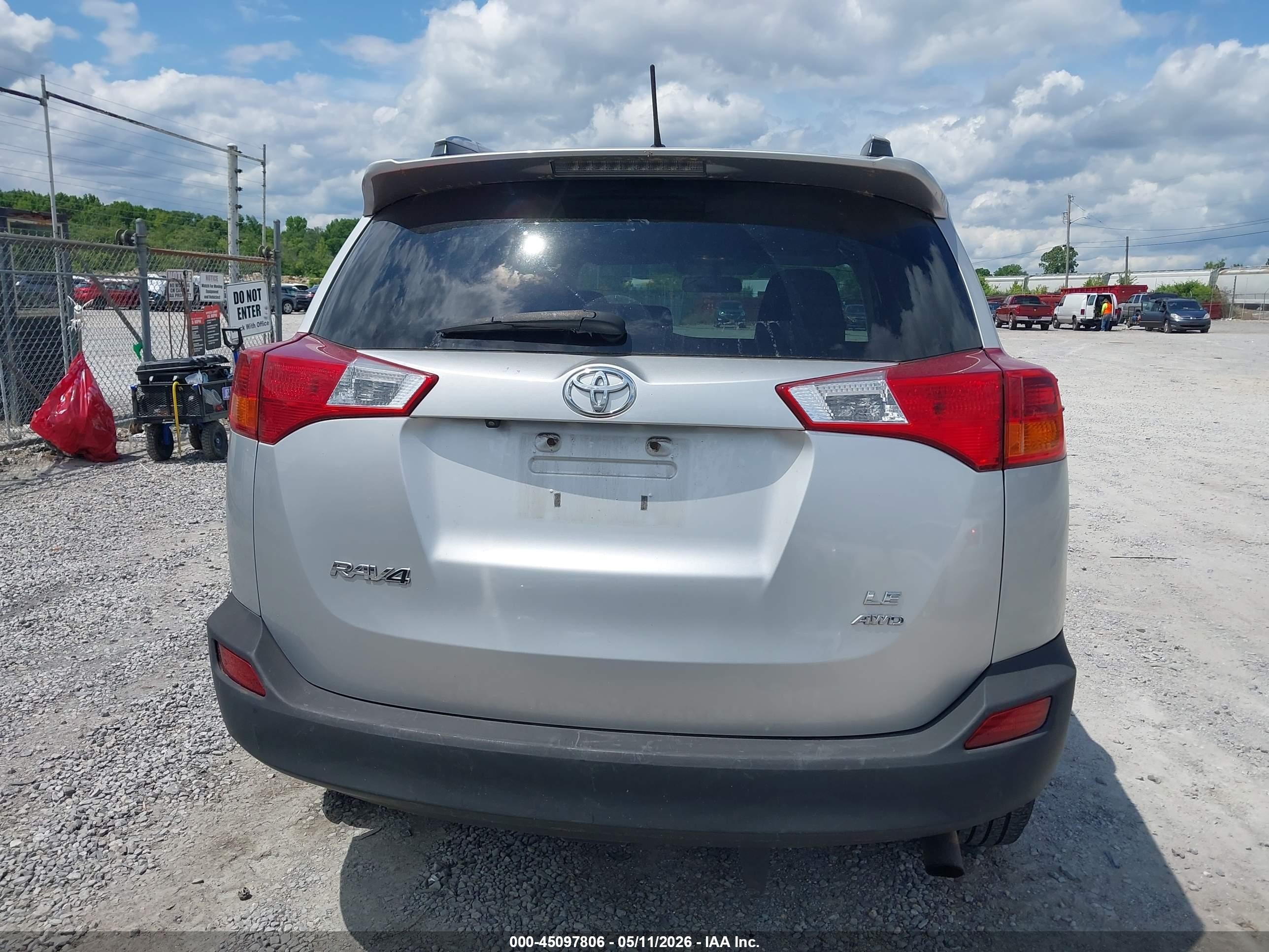 2014 Toyota Rav4 Le Silver vin: 2T3BFREV0EW199554