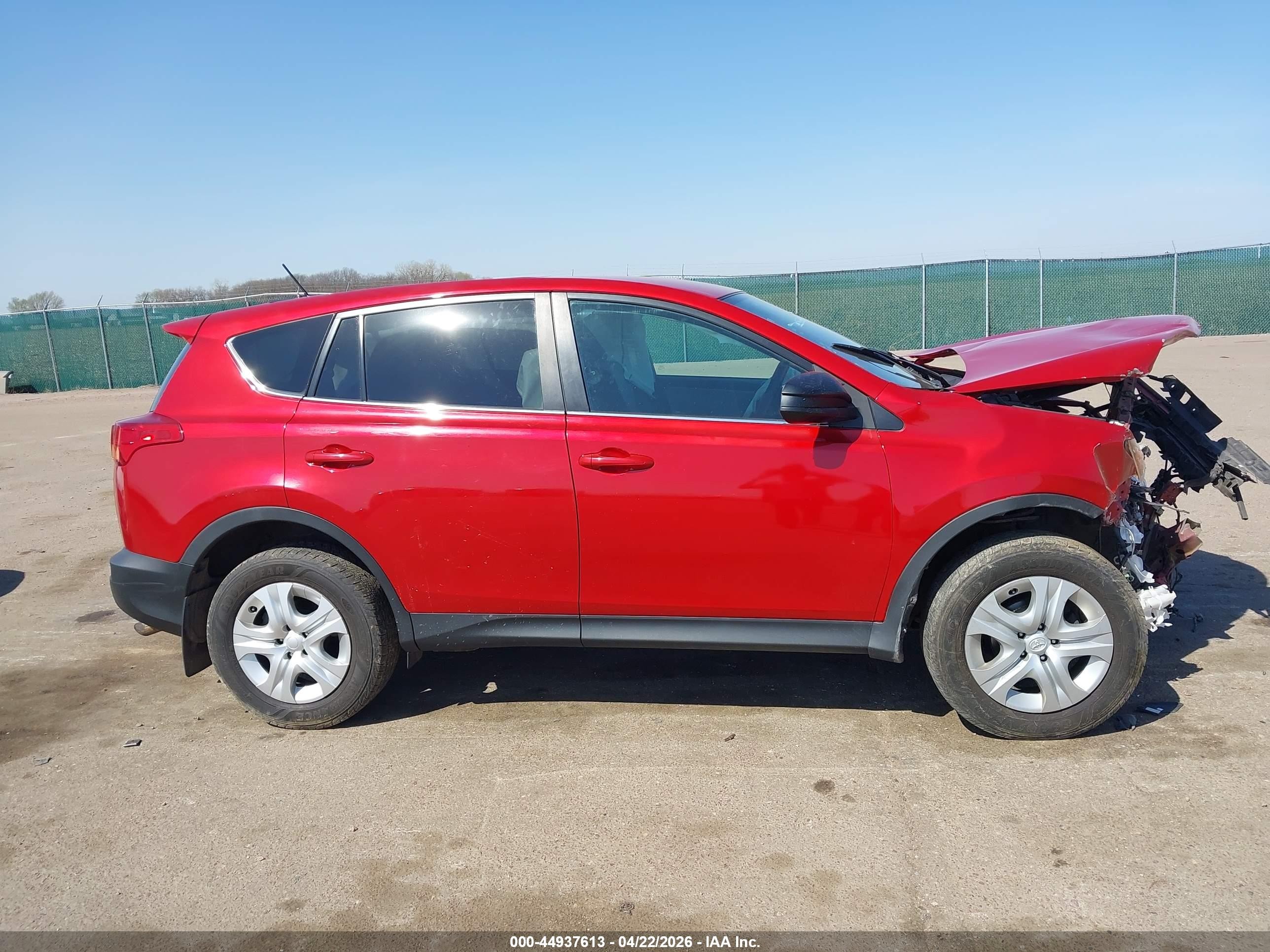 2015 Toyota Rav4 Le Red vin: 2T3BFREV0FW242467
