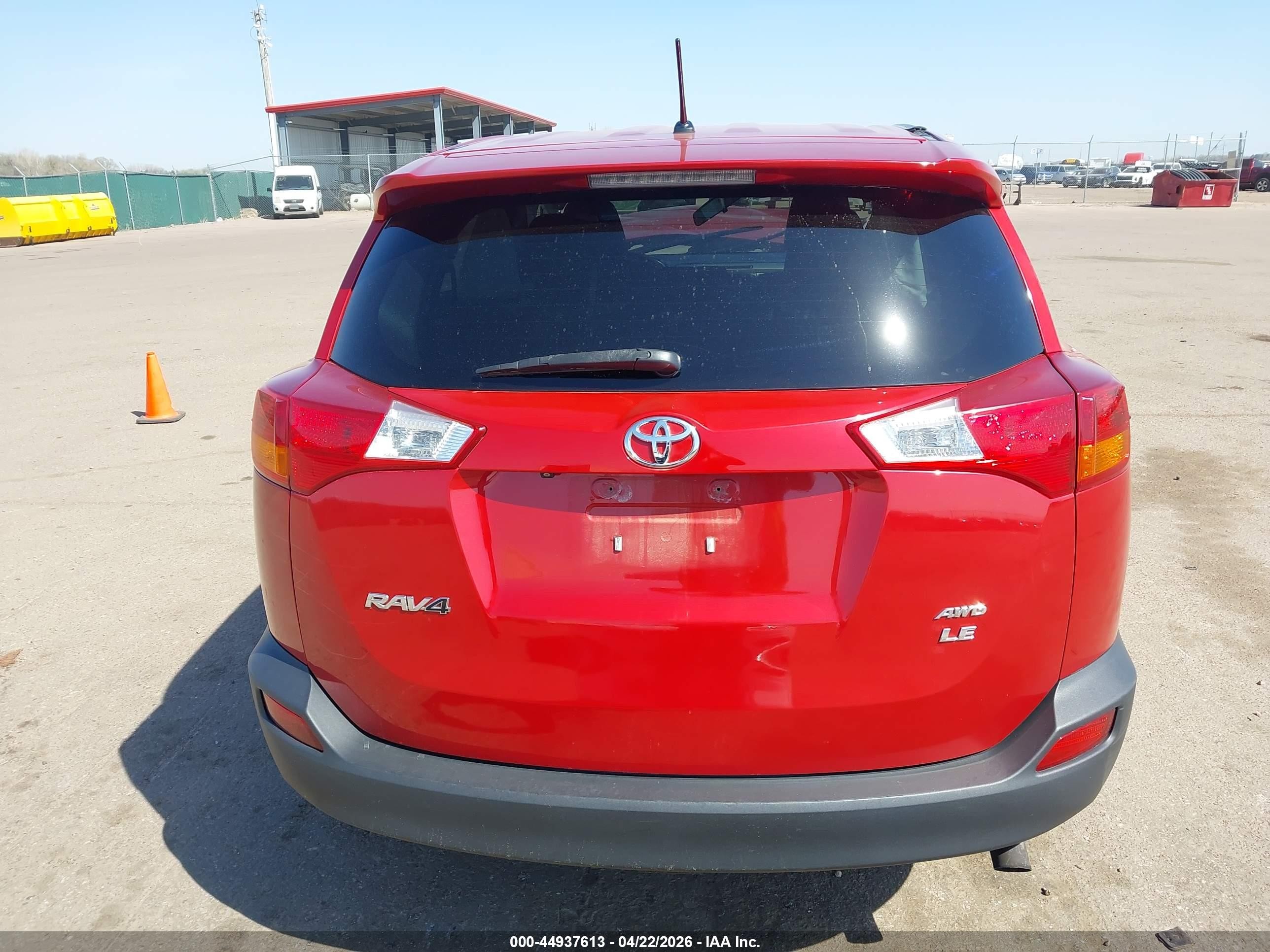 2015 Toyota Rav4 Le Red vin: 2T3BFREV0FW242467