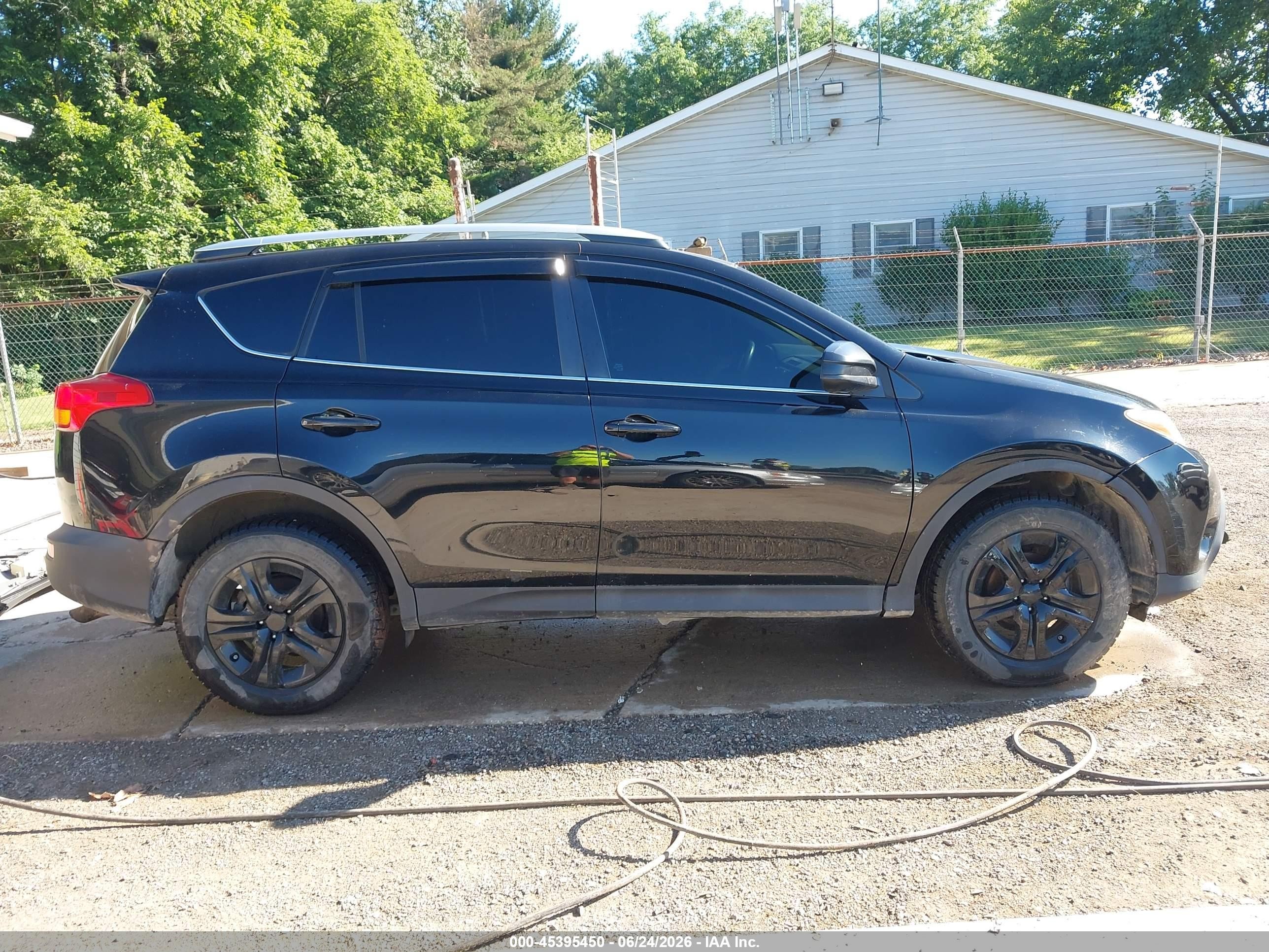 2015 Toyota Rav4 Le Black vin: 2T3BFREV0FW280930