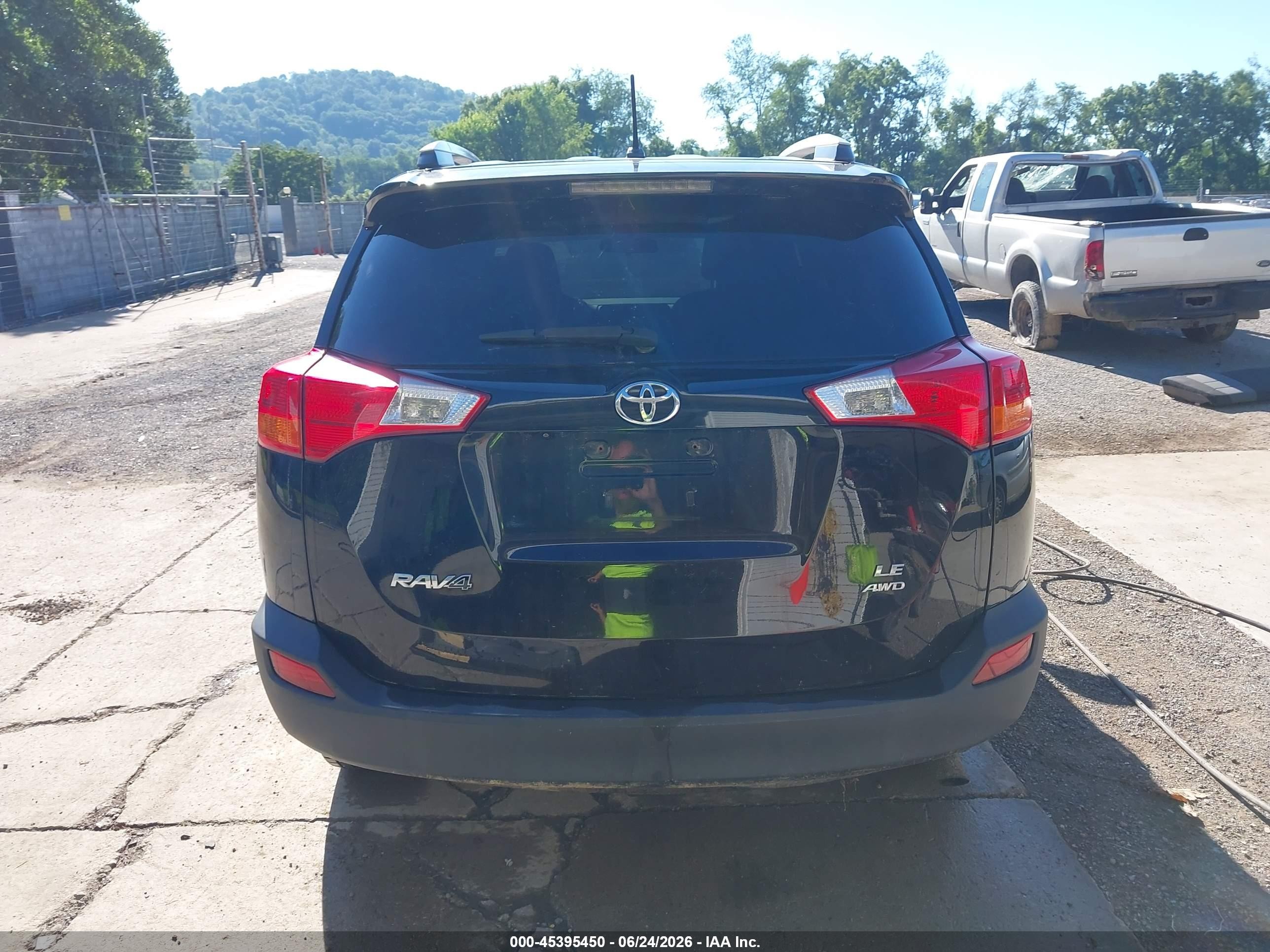 2015 Toyota Rav4 Le Black vin: 2T3BFREV0FW280930