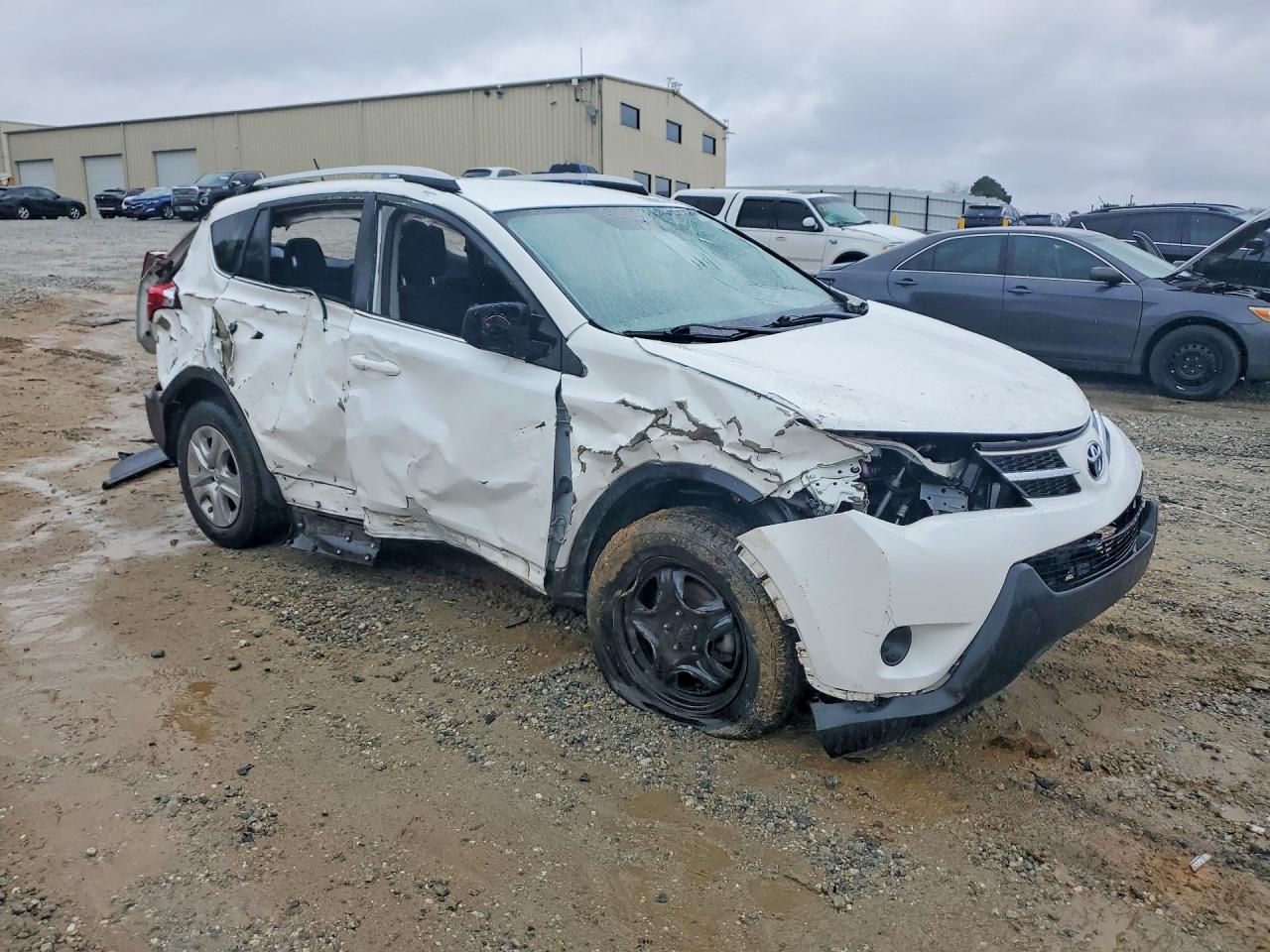 2015 Toyota Rav4 Le White vin: 2T3BFREV0FW305454