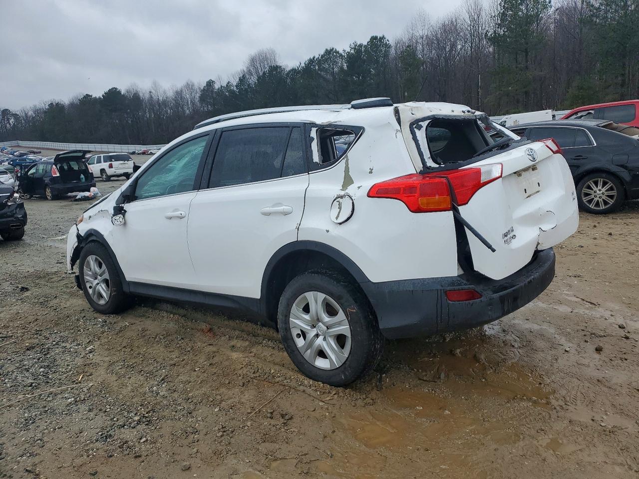 2015 Toyota Rav4 Le White vin: 2T3BFREV0FW305454