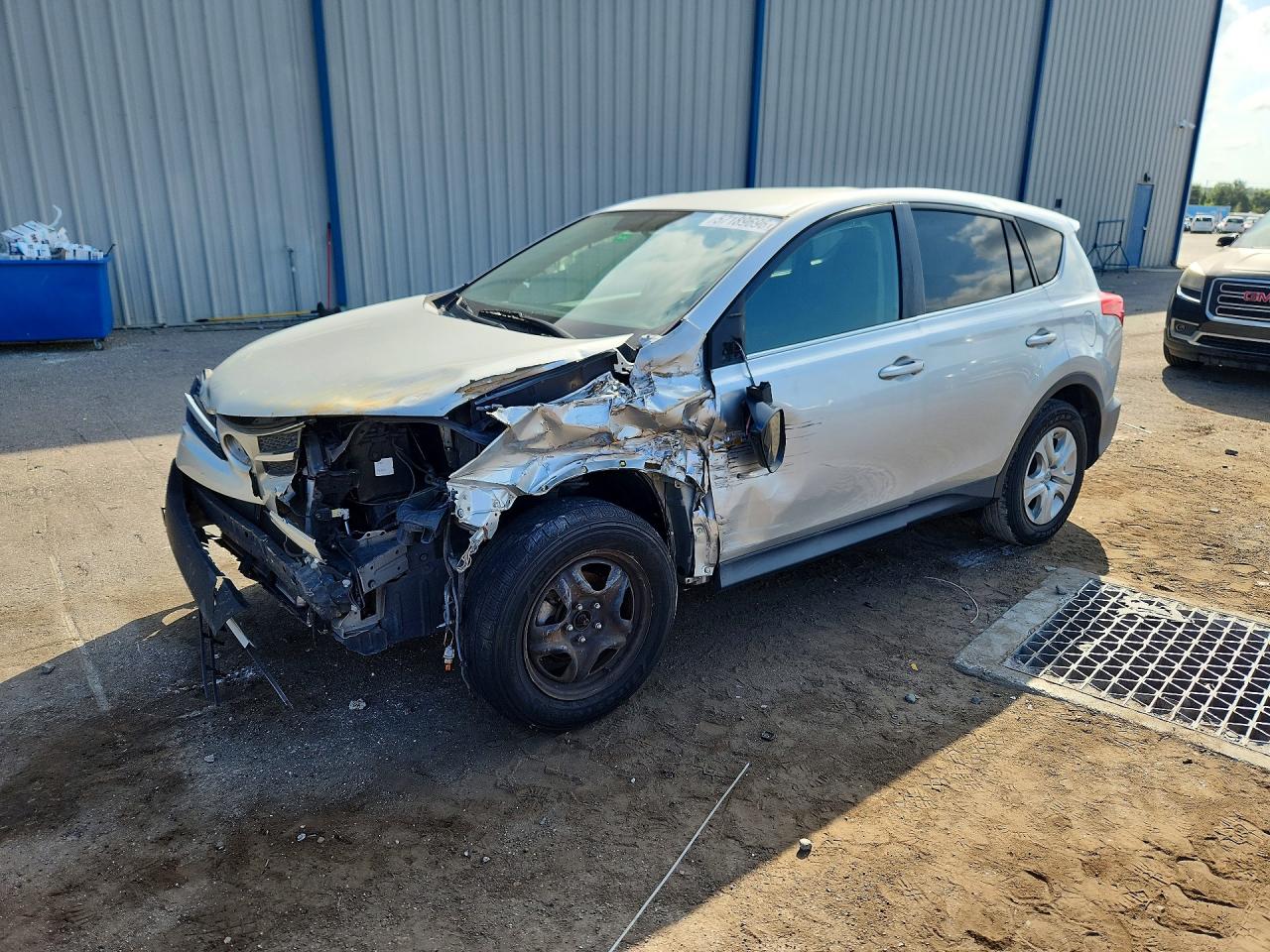 2015 Toyota Rav4 Le Silver vin: 2T3BFREV0FW317622