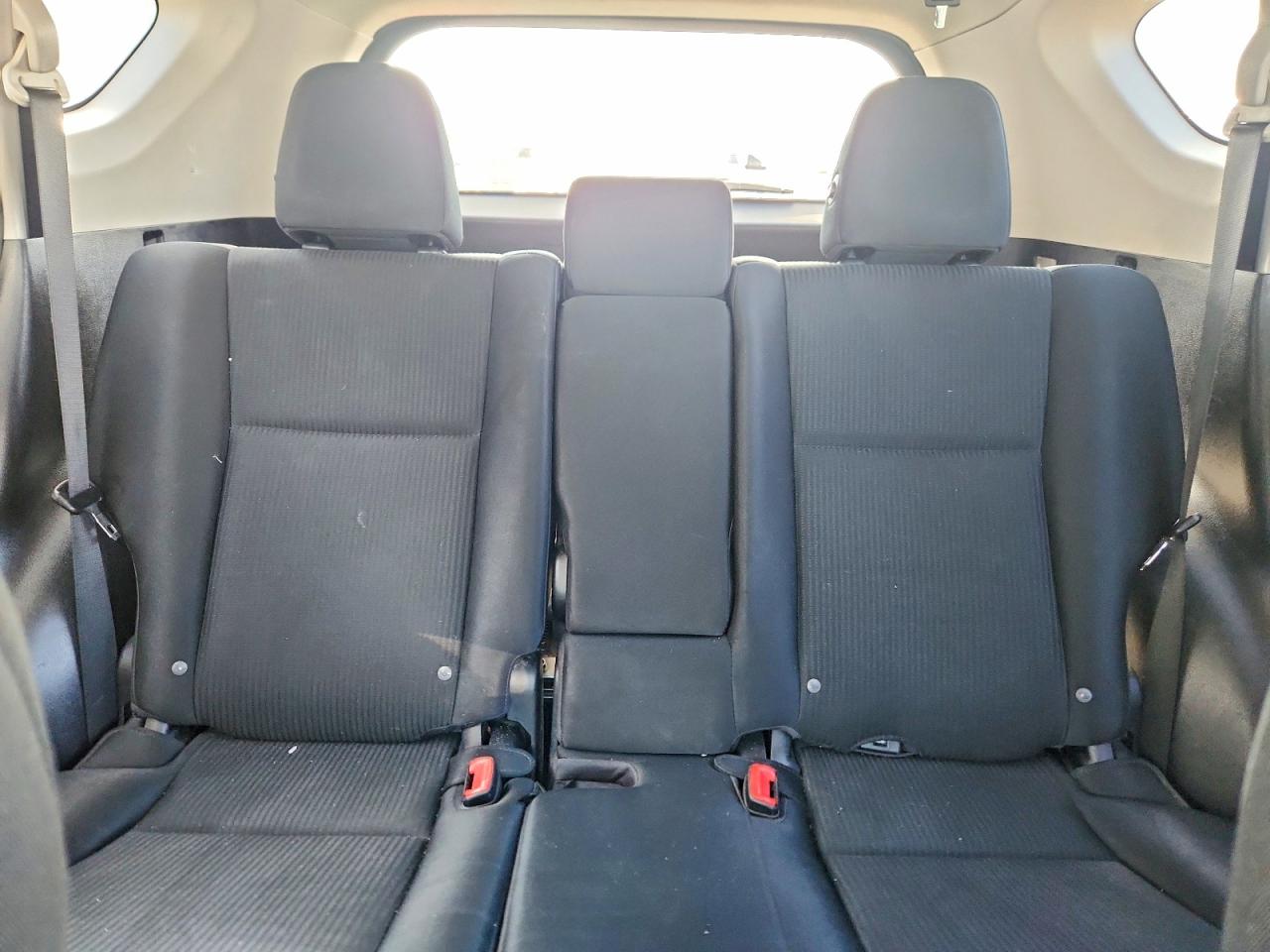 2015 Toyota Rav4 Le Silver vin: 2T3BFREV0FW317622