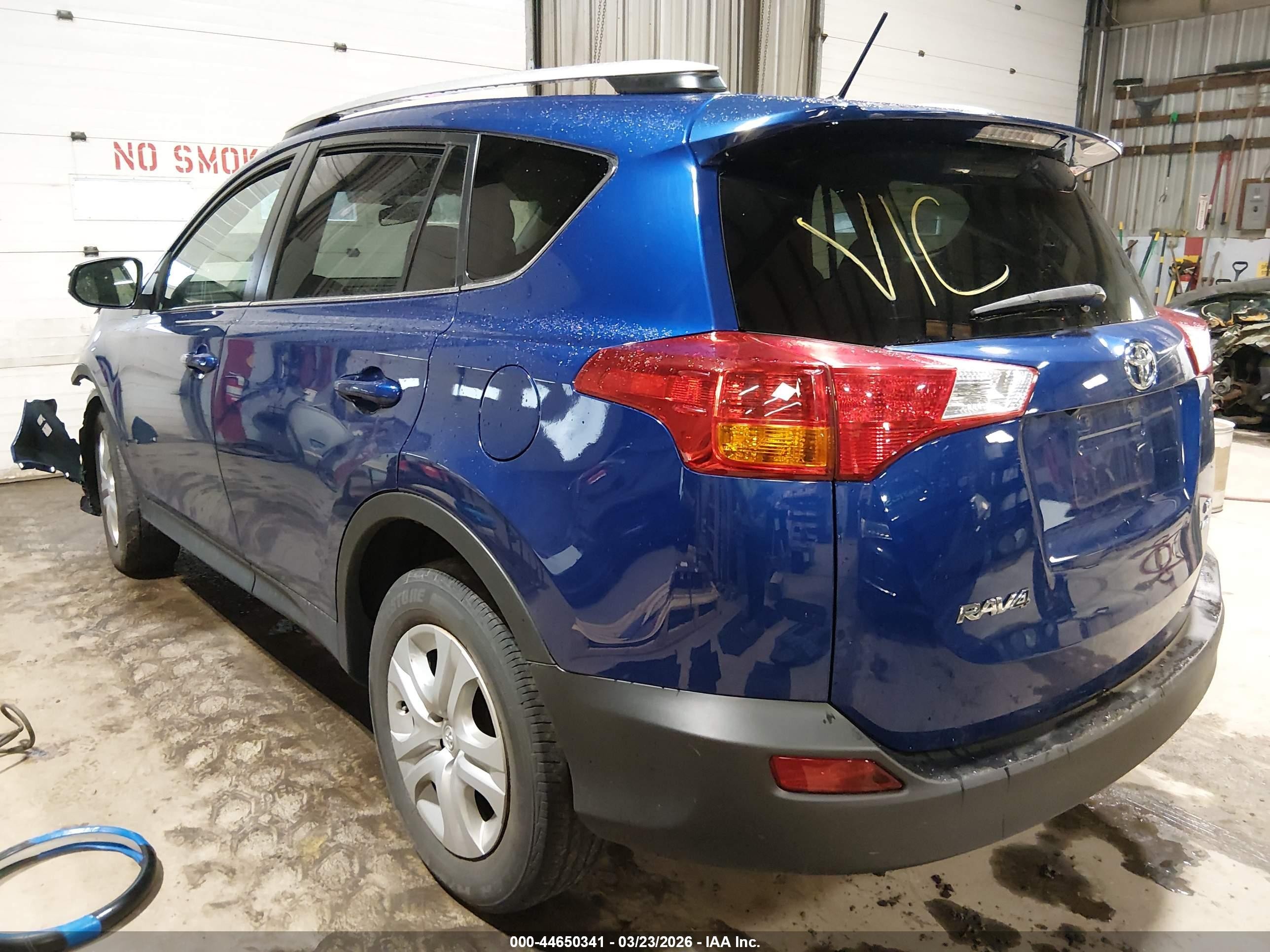 2015 Toyota Rav4 Le Blue vin: 2T3BFREV0FW336767