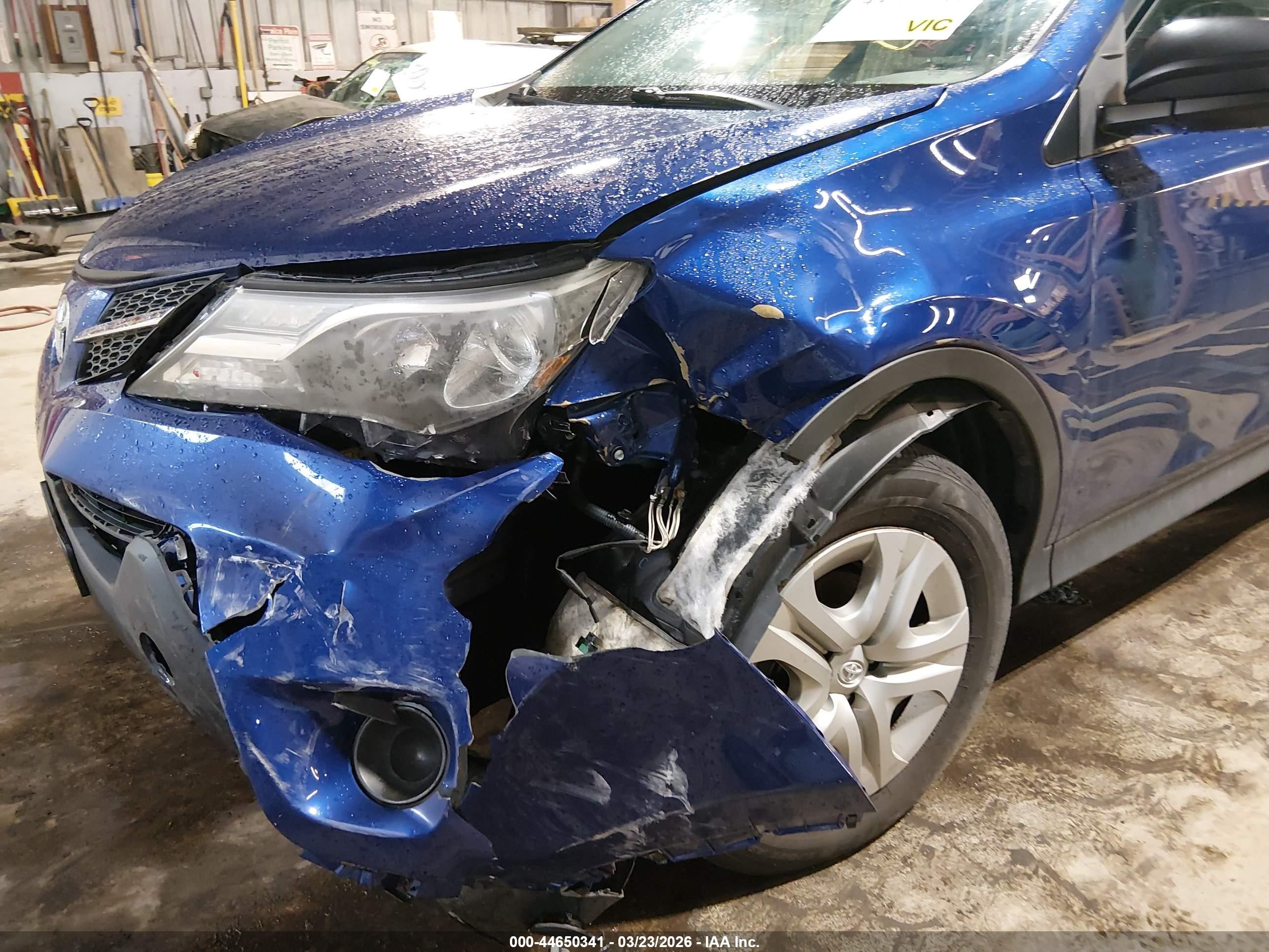 2015 Toyota Rav4 Le Blue vin: 2T3BFREV0FW336767