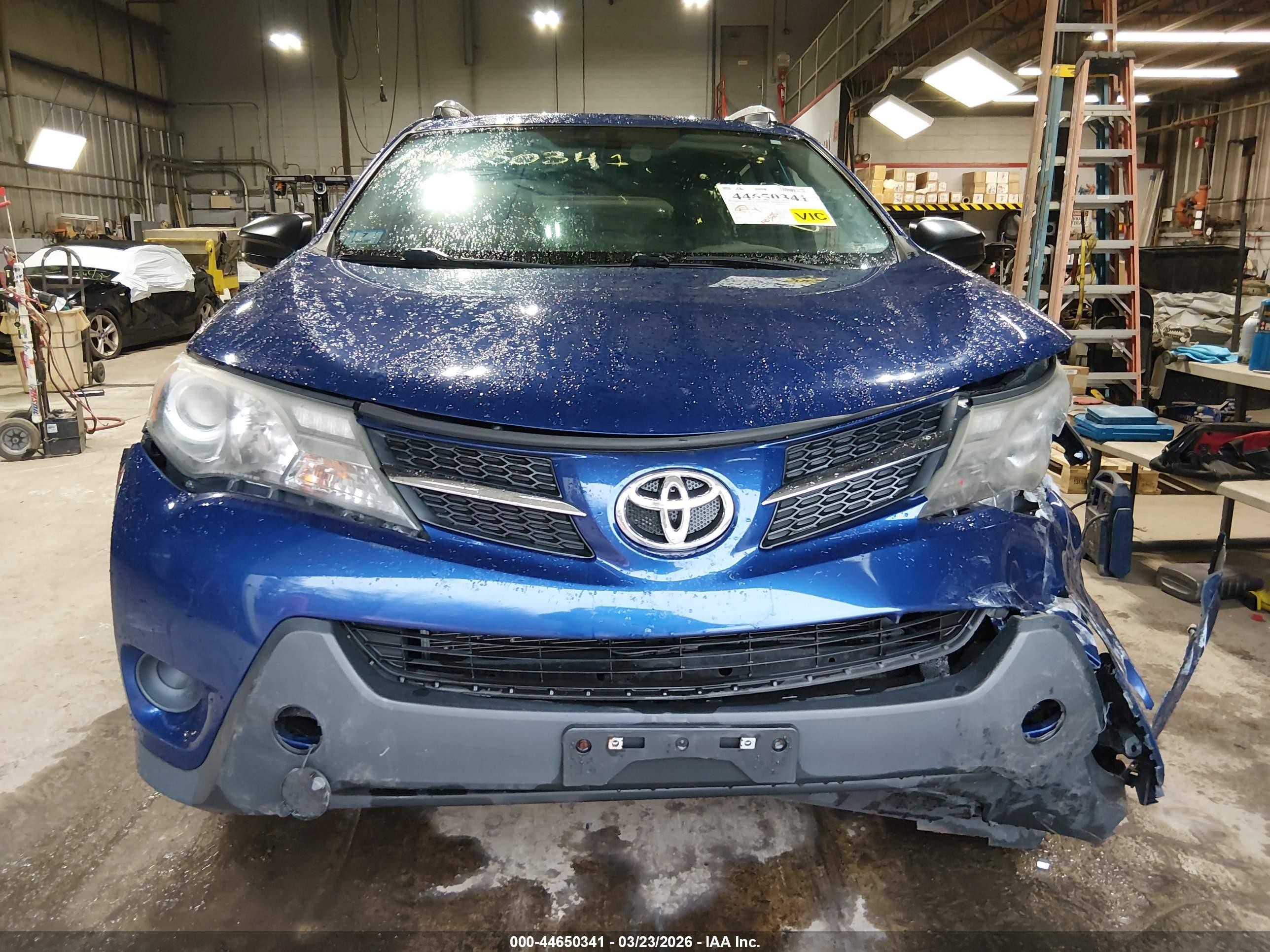 2015 Toyota Rav4 Le Blue vin: 2T3BFREV0FW336767