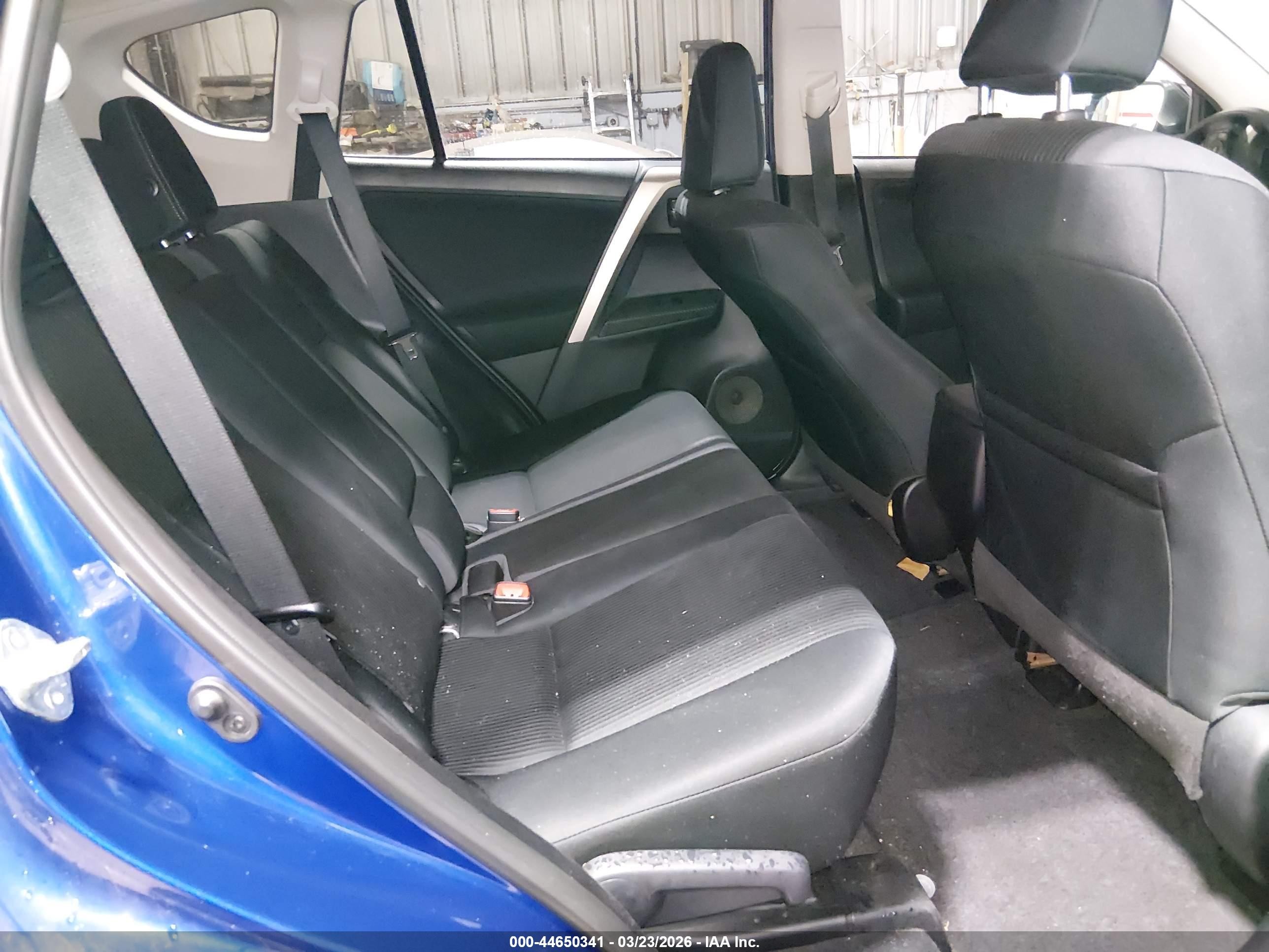 2015 Toyota Rav4 Le Blue vin: 2T3BFREV0FW336767