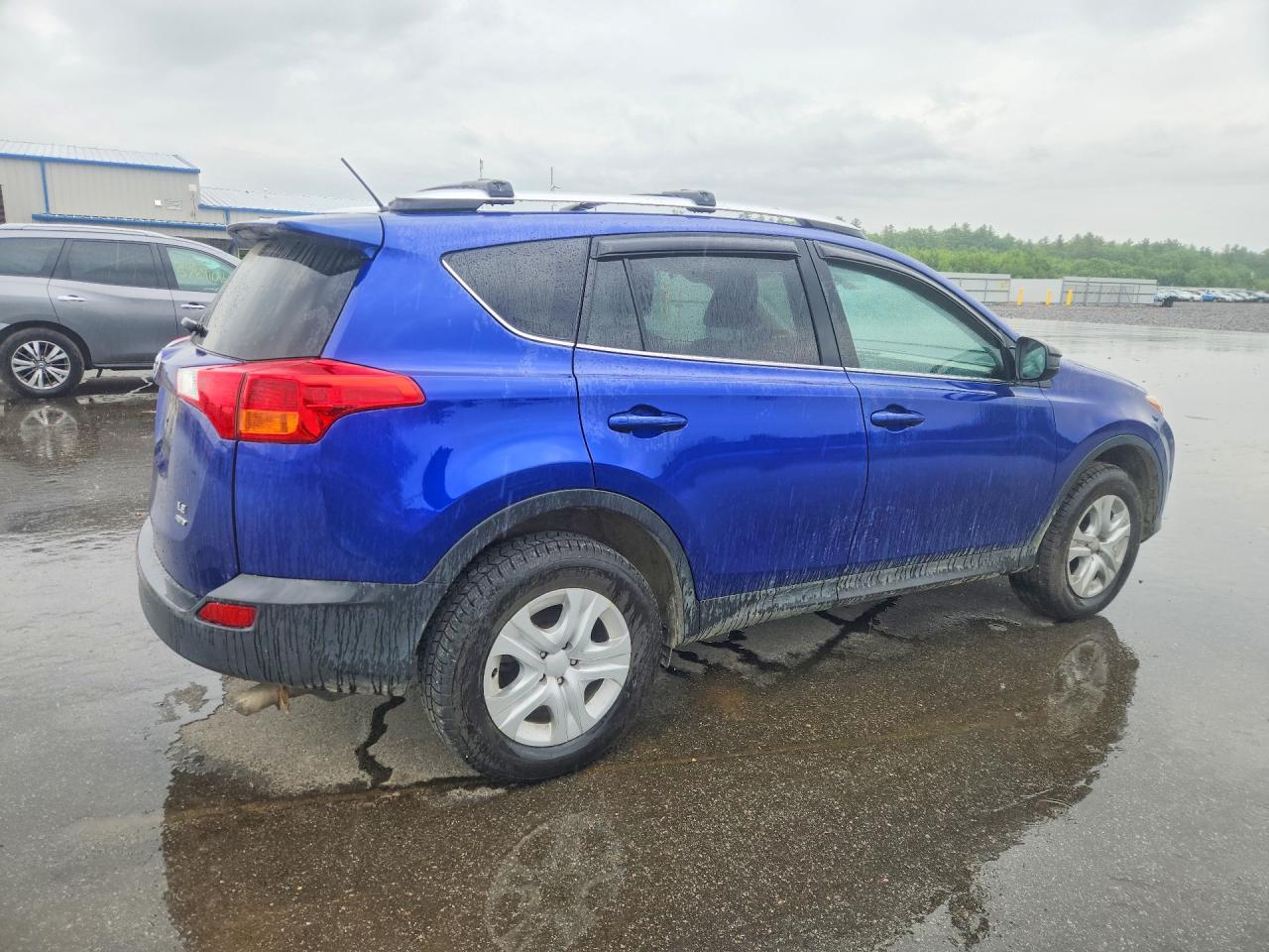 2015 Toyota Rav4 Le Blue vin: 2T3BFREV0FW357733
