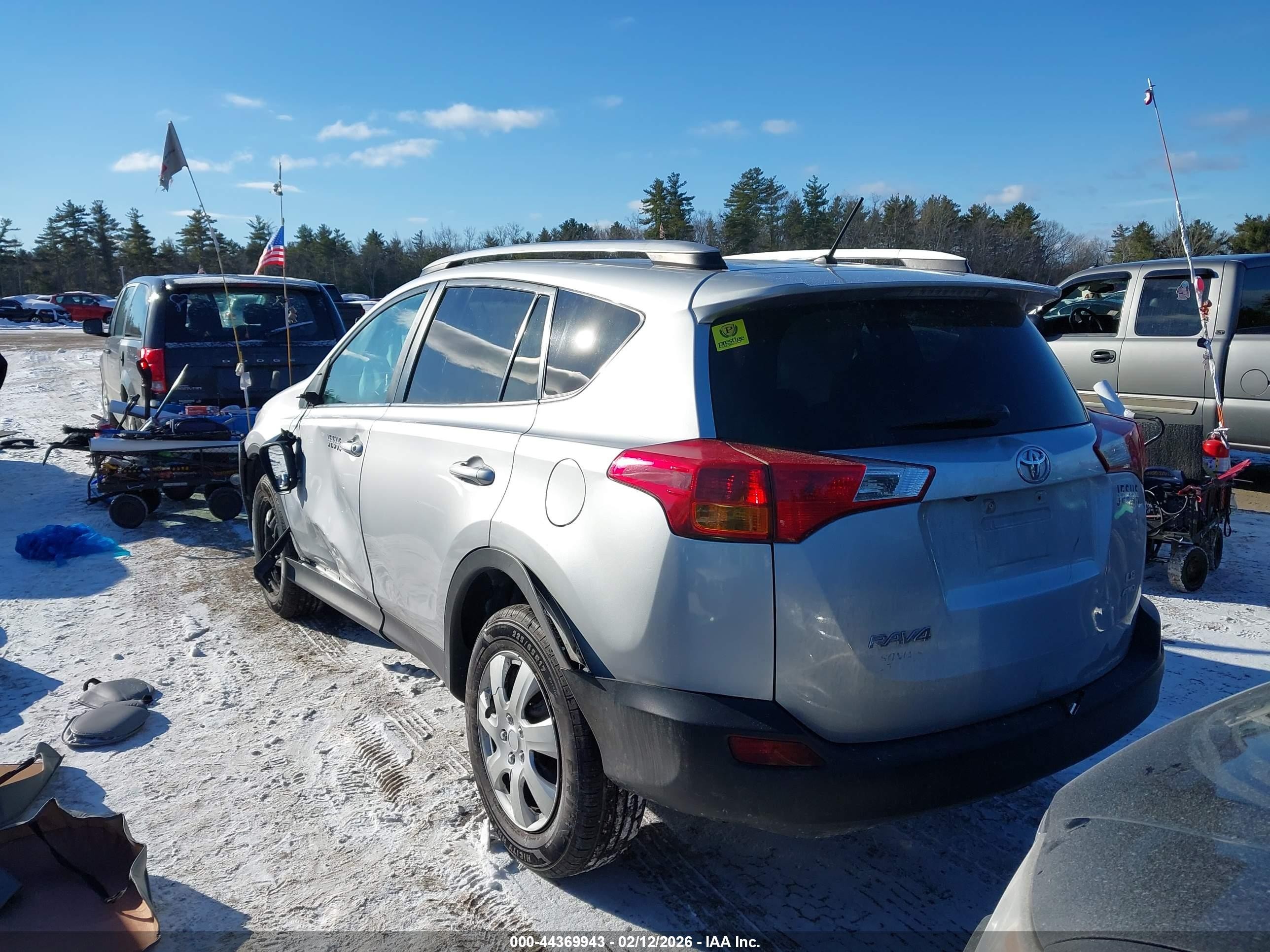 2015 Toyota Rav4 Le Silver vin: 2T3BFREV0FW384222