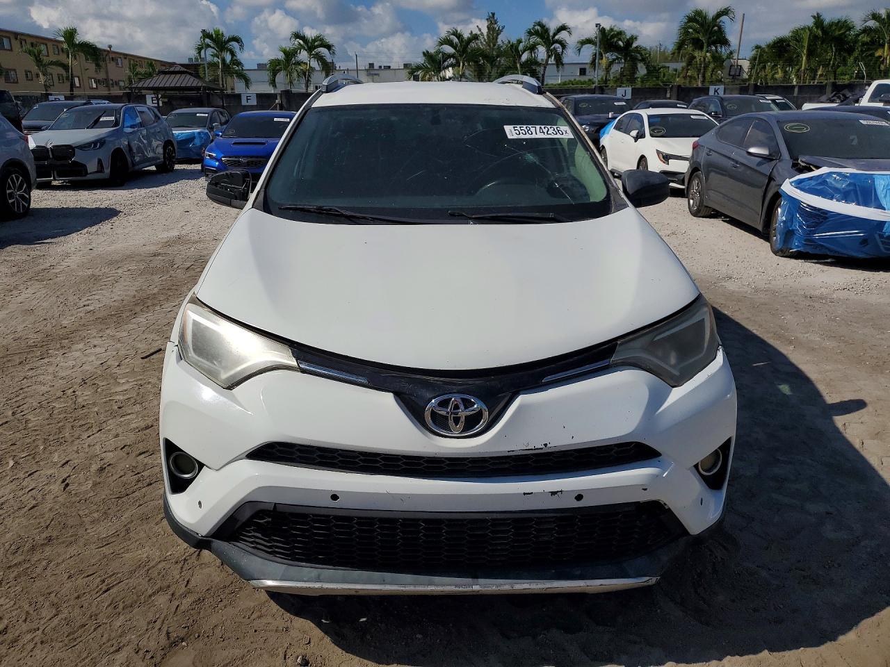 2016 Toyota Rav4 Le White vin: 2T3BFREV0GW411694