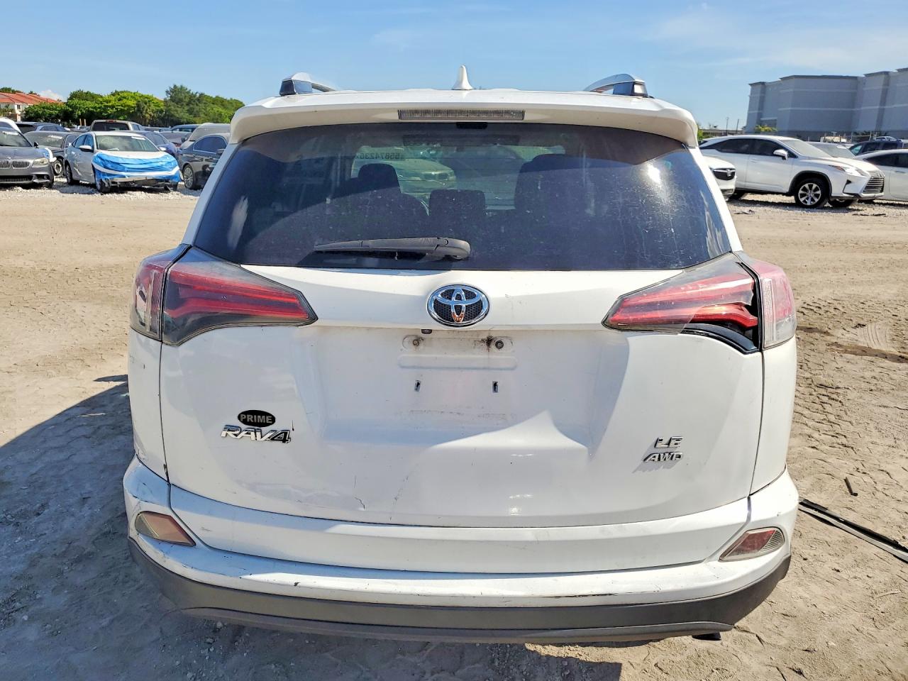 2016 Toyota Rav4 Le White vin: 2T3BFREV0GW411694