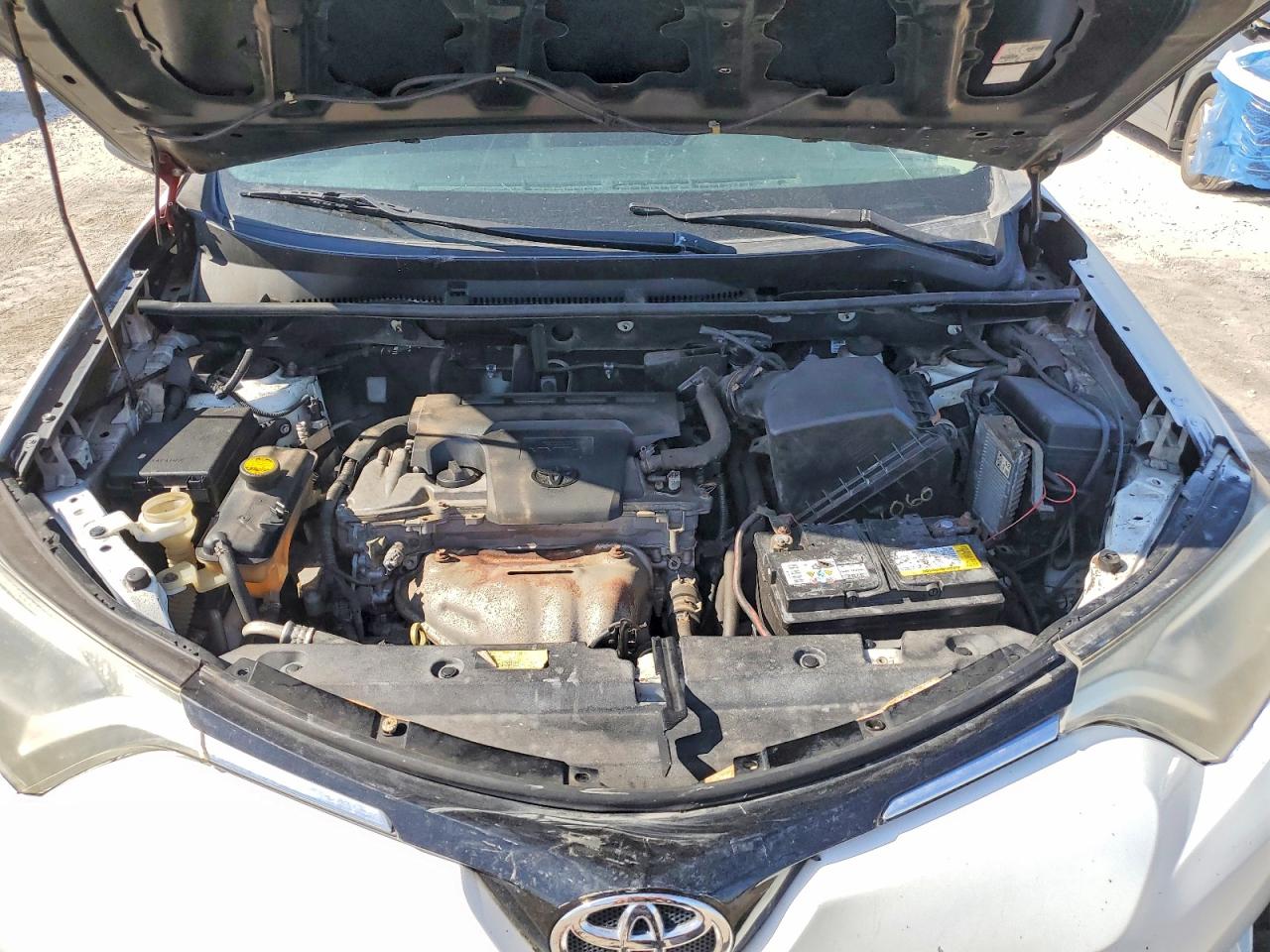 2016 Toyota Rav4 Le White vin: 2T3BFREV0GW411694