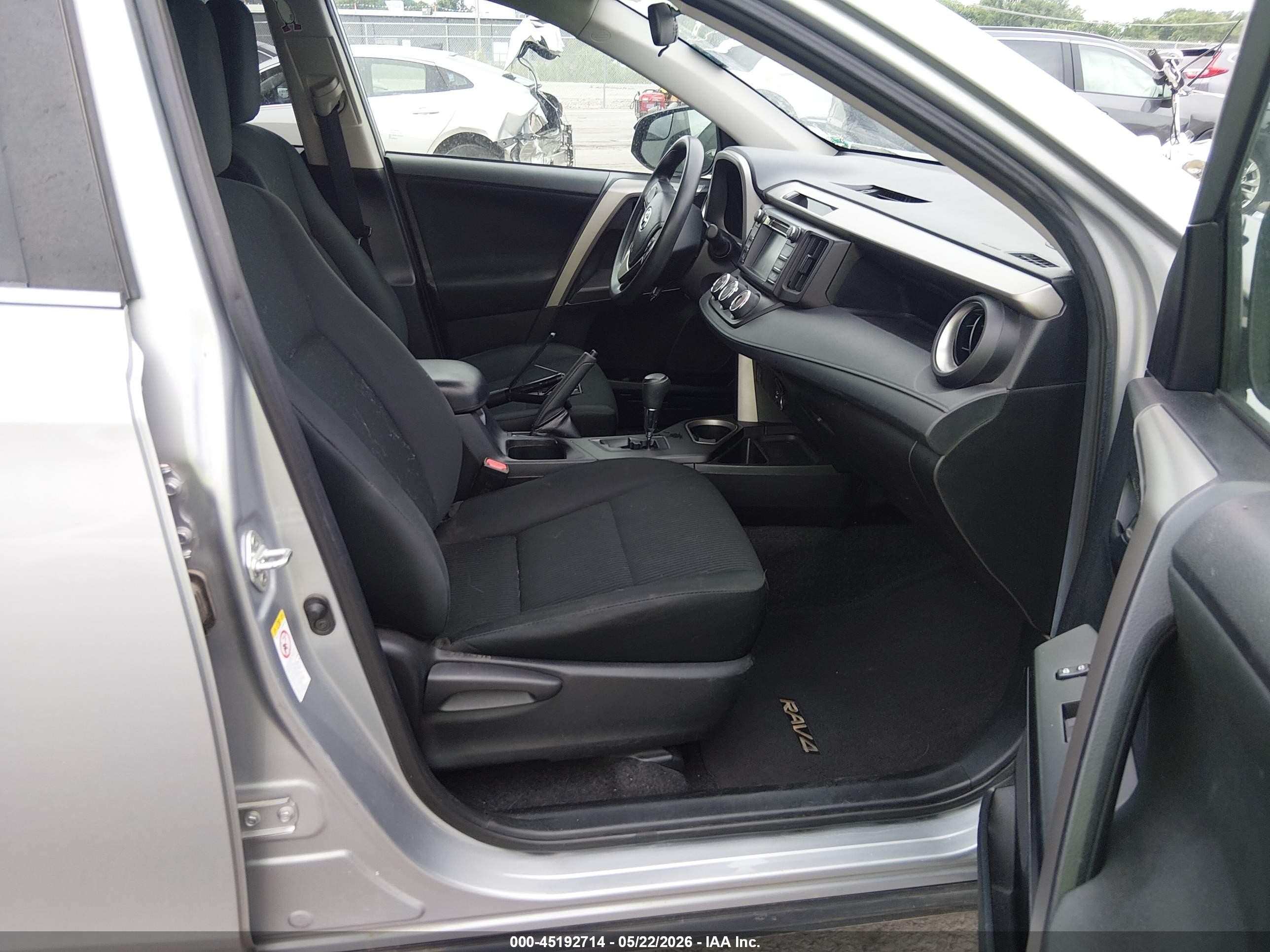 2018 Toyota Rav4 Le Gray vin: 2T3BFREV0JW733839
