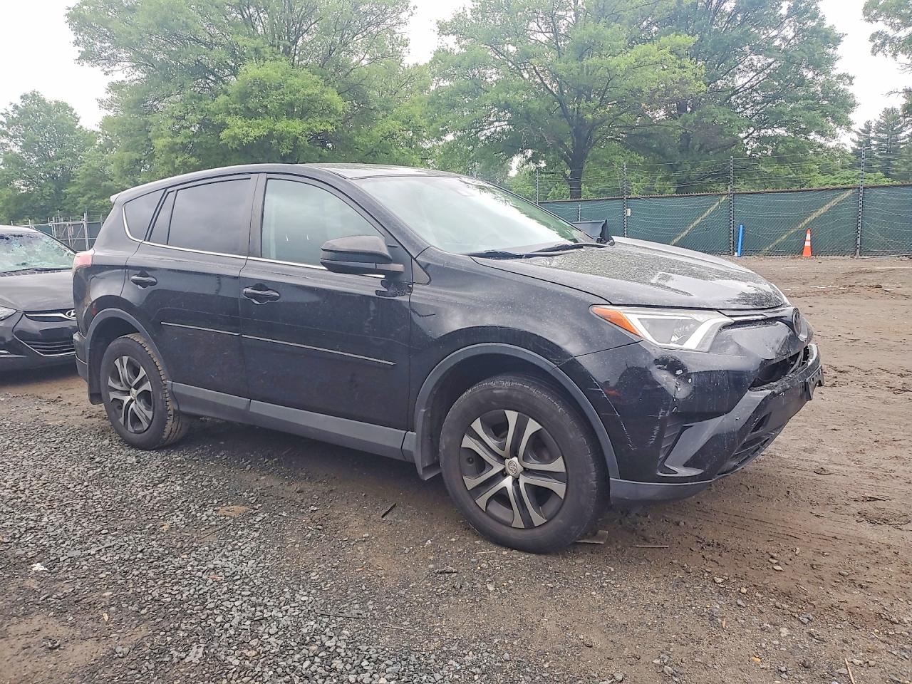 2018 Toyota Rav4 Le Черный vin: 2T3BFREV0JW803467