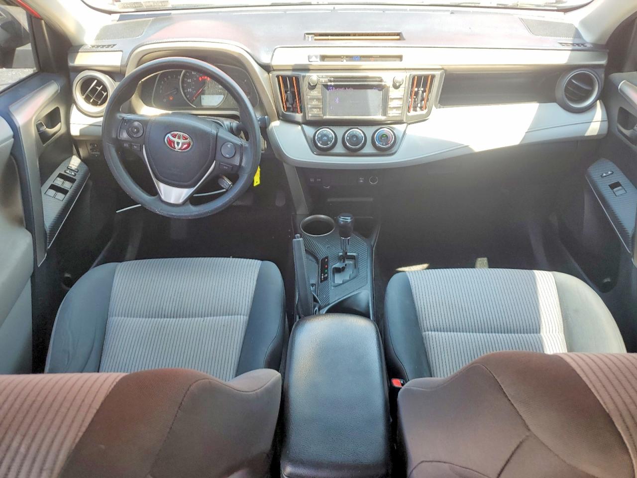 2013 Toyota Rav4 Le Red vin: 2T3BFREV1DW033204