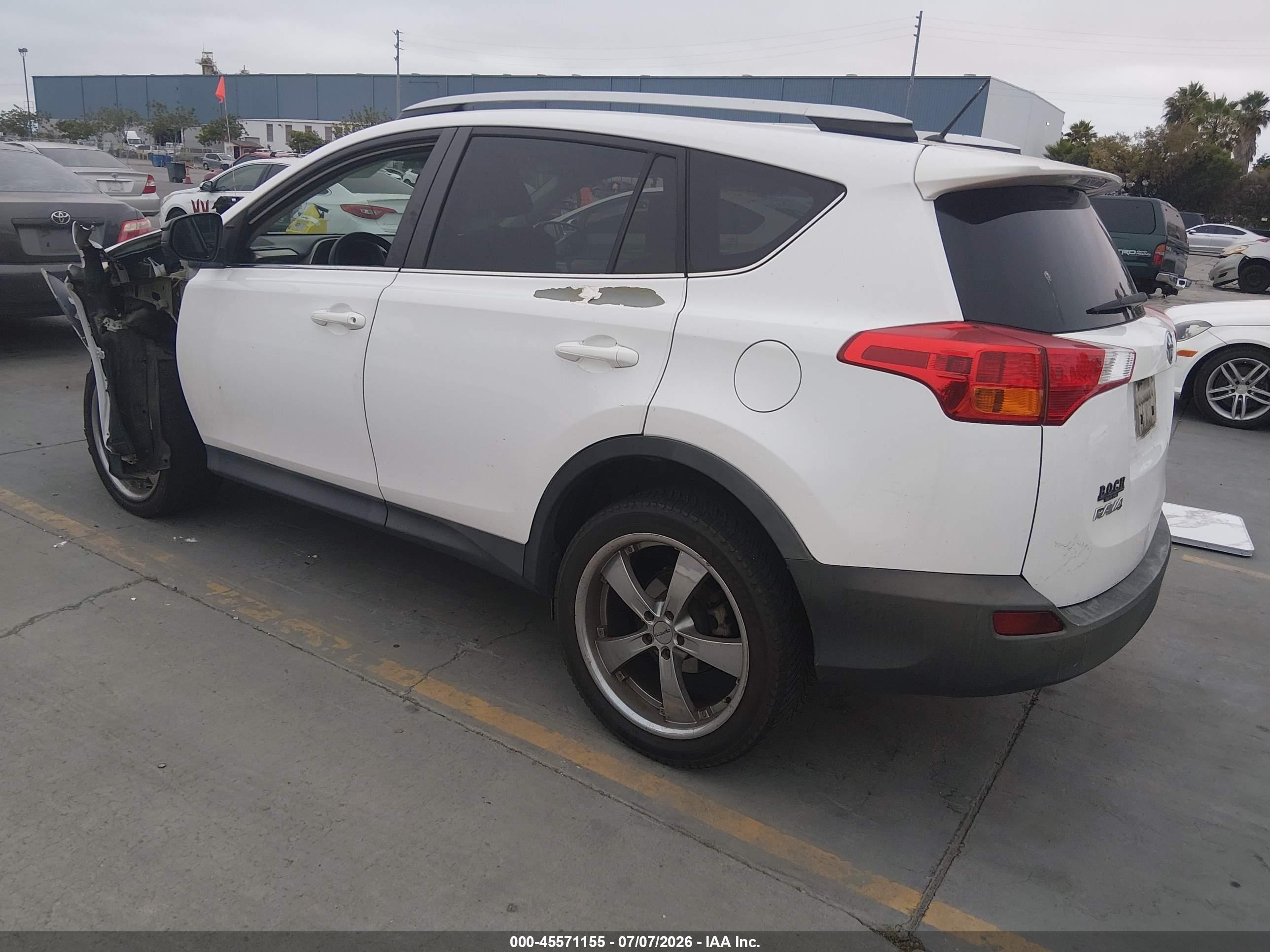 2013 Toyota Rav4 Le White vin: 2T3BFREV1DW084539