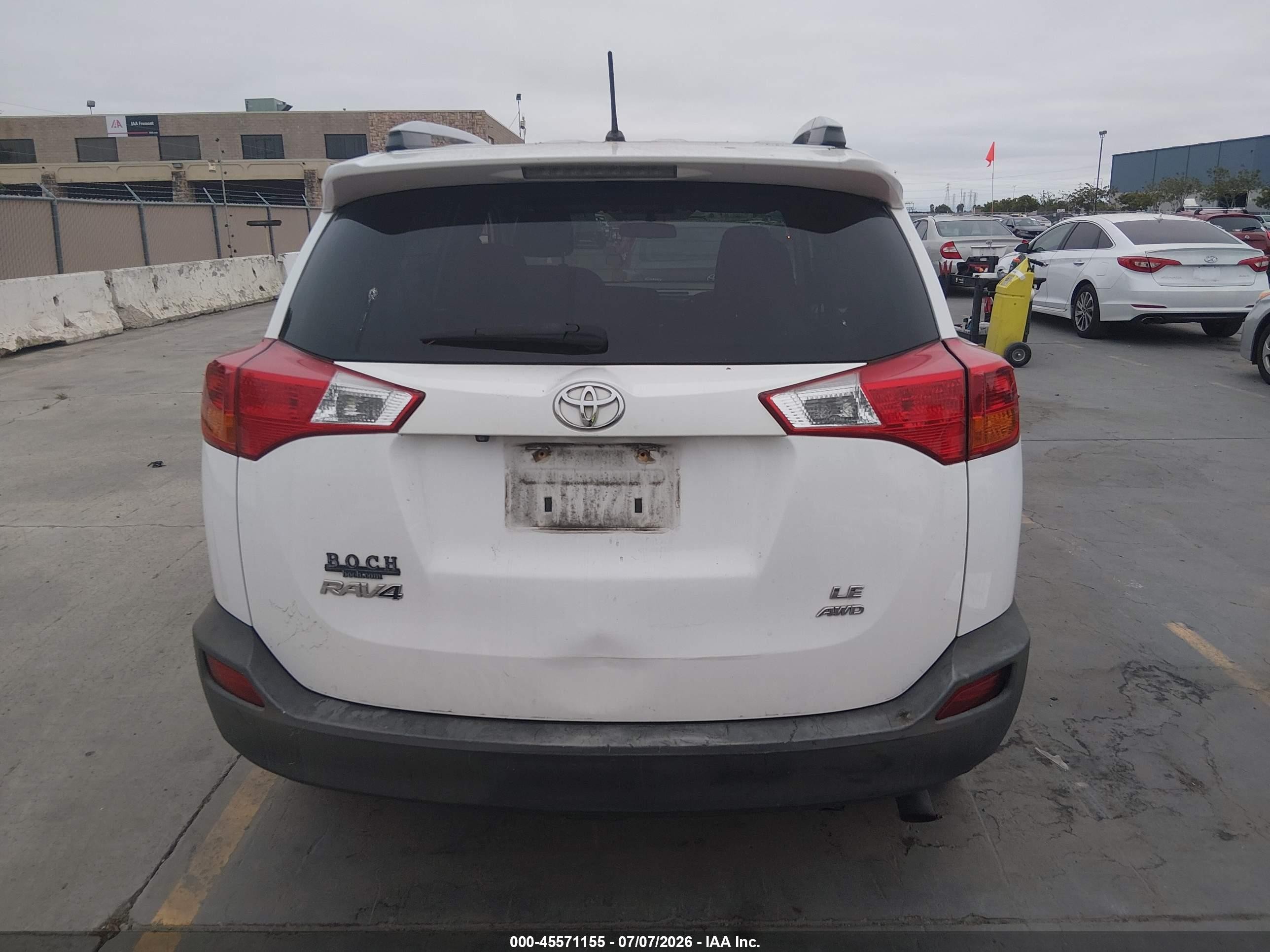 2013 Toyota Rav4 Le White vin: 2T3BFREV1DW084539