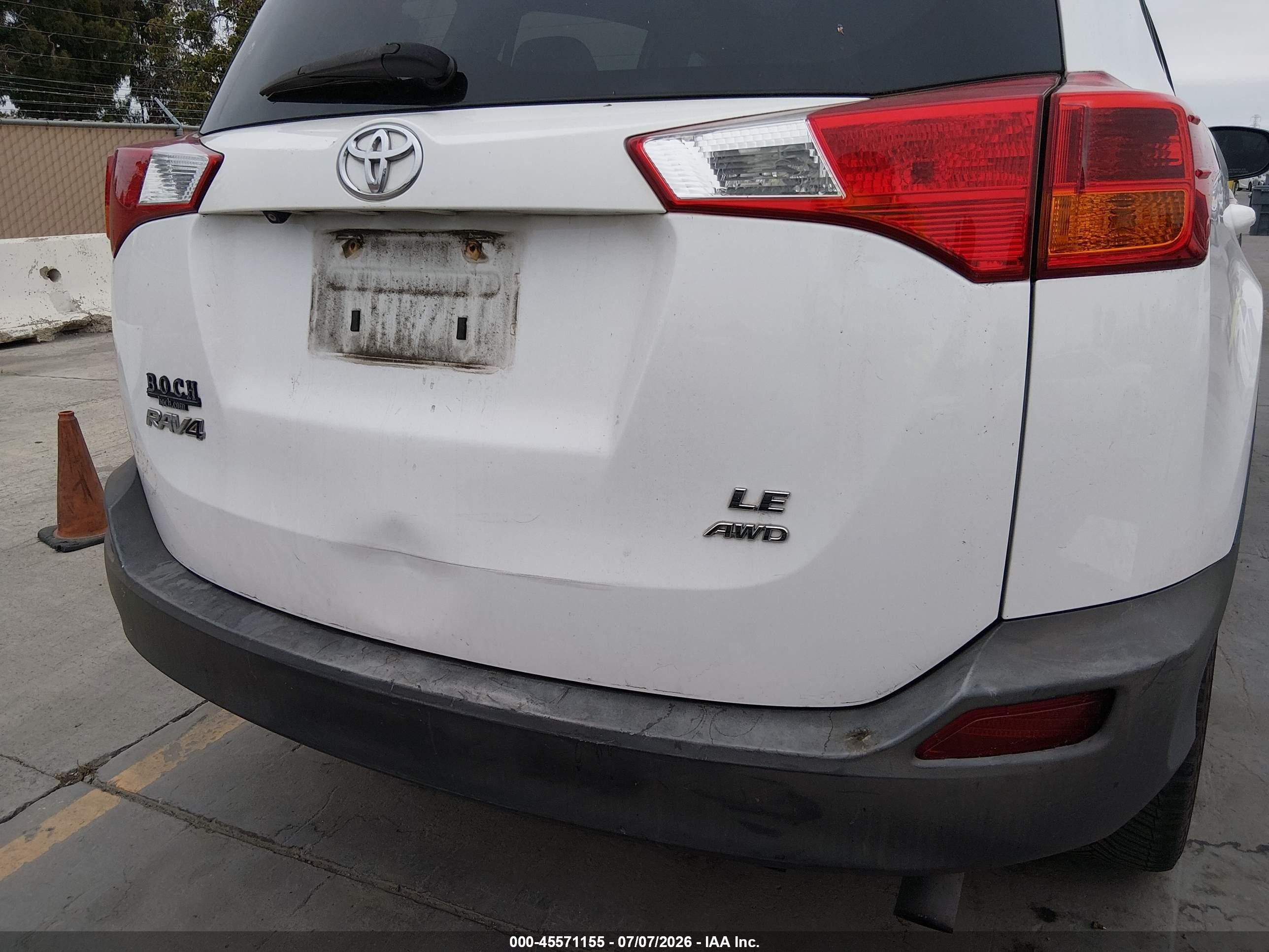 2013 Toyota Rav4 Le White vin: 2T3BFREV1DW084539