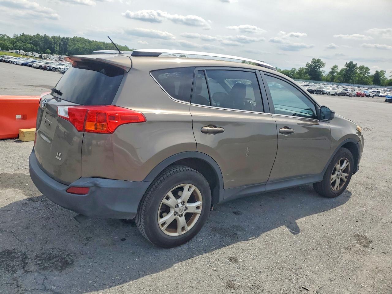 2013 Toyota Rav4 Le Brown vin: 2T3BFREV1DW088798