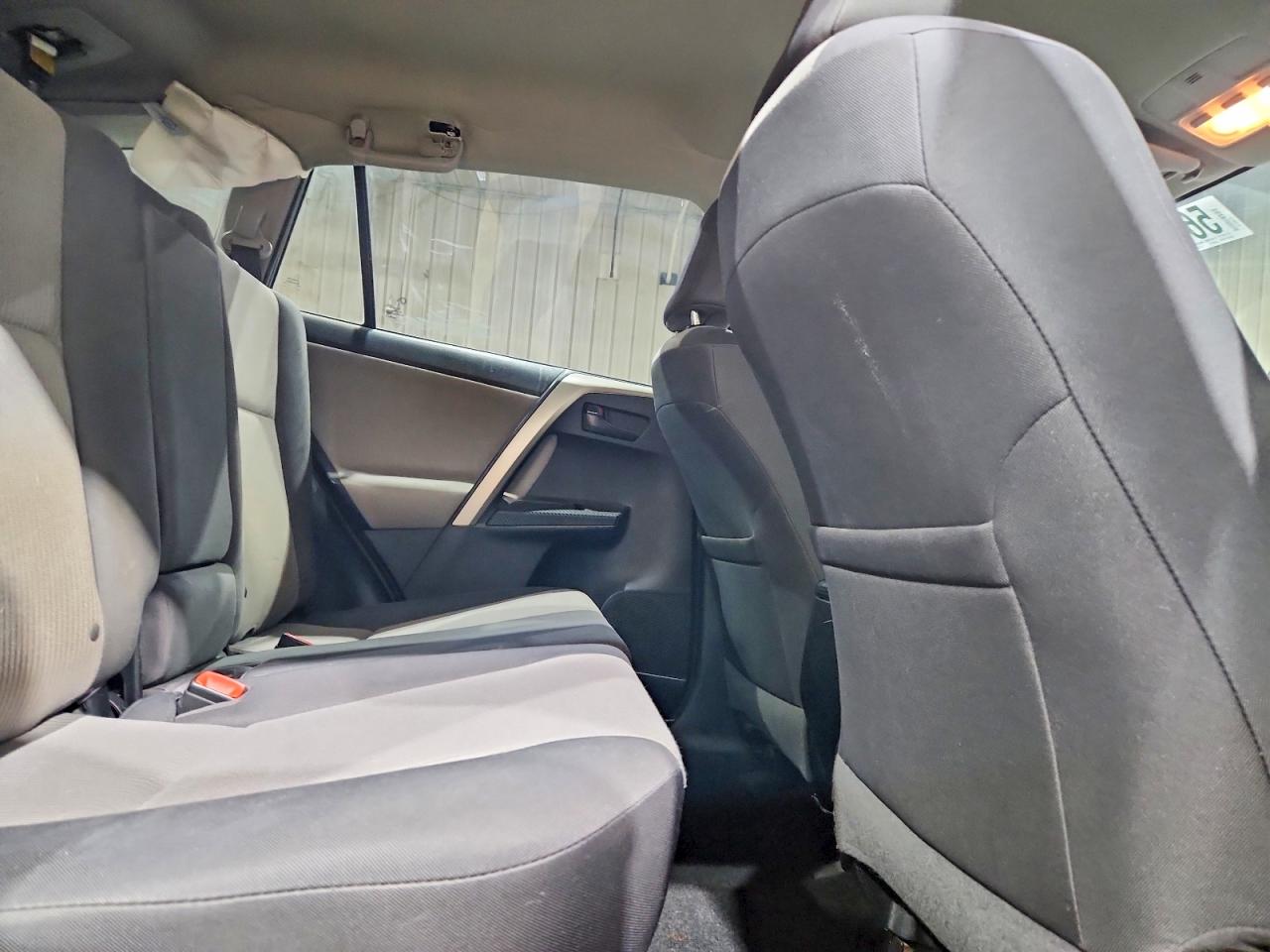 2014 Toyota Rav4 Le Blue vin: 2T3BFREV1EW210657