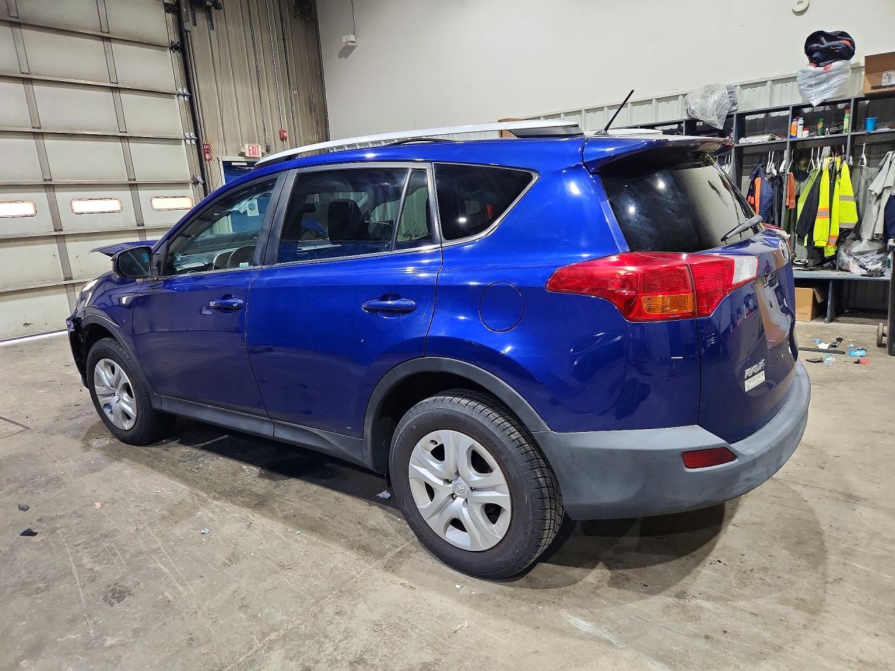 2014 Toyota Rav4 Le Blue vin: 2T3BFREV1EW210657