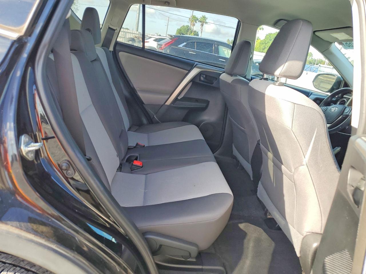 2015 Toyota Rav4 Le Black vin: 2T3BFREV1FW251629