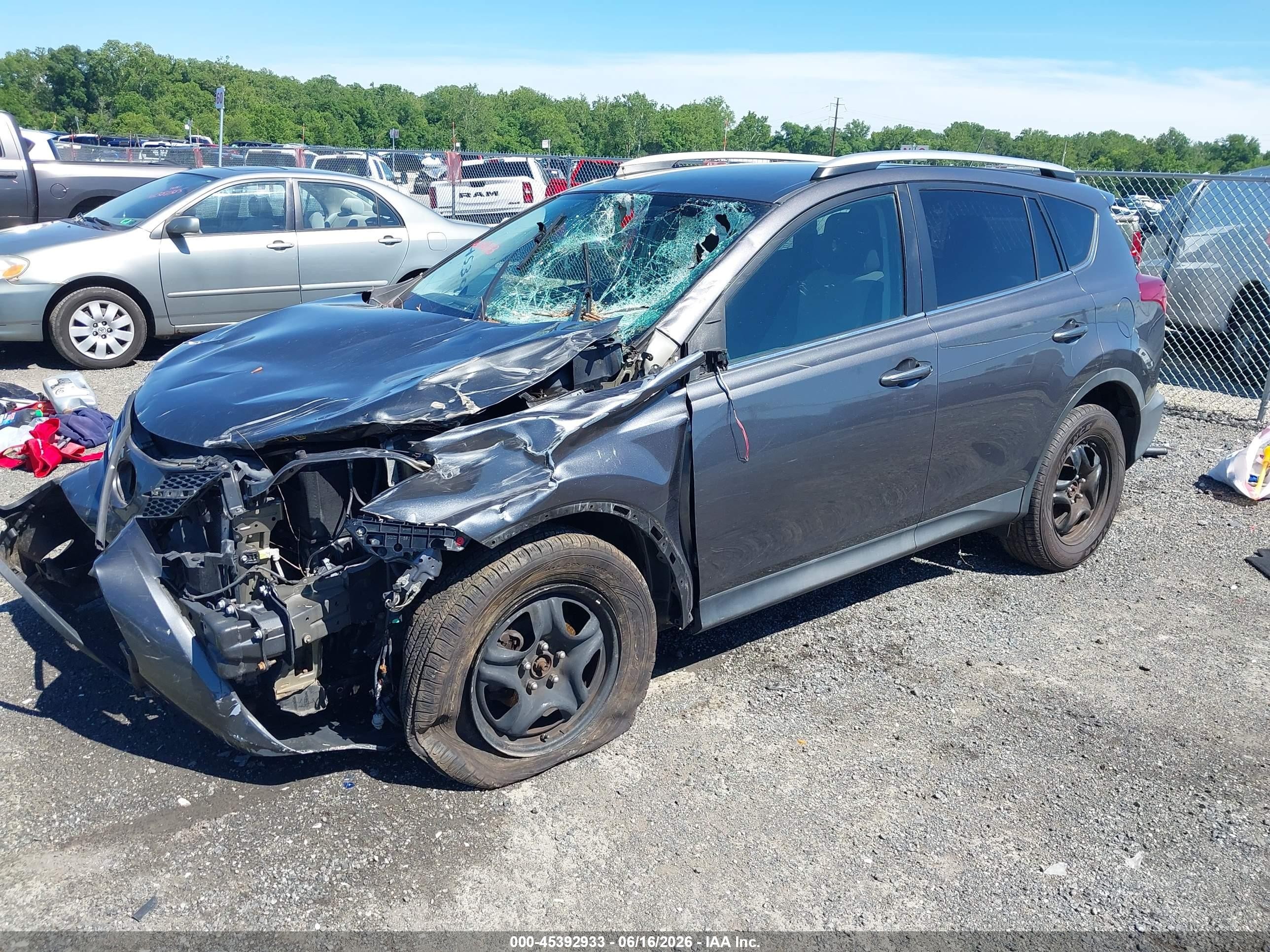 2015 Toyota Rav4 Le Черный vin: 2T3BFREV1FW327432