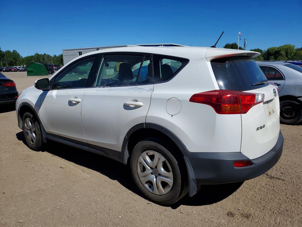 2015 Toyota Rav4 Le White vin: 2T3BFREV1FW330265