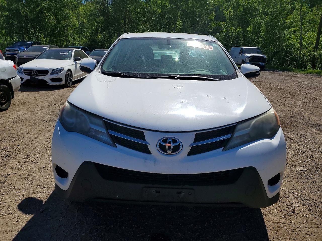 2015 Toyota Rav4 Le White vin: 2T3BFREV1FW330265