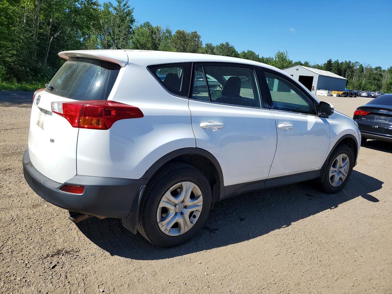2015 Toyota Rav4 Le White vin: 2T3BFREV1FW330265