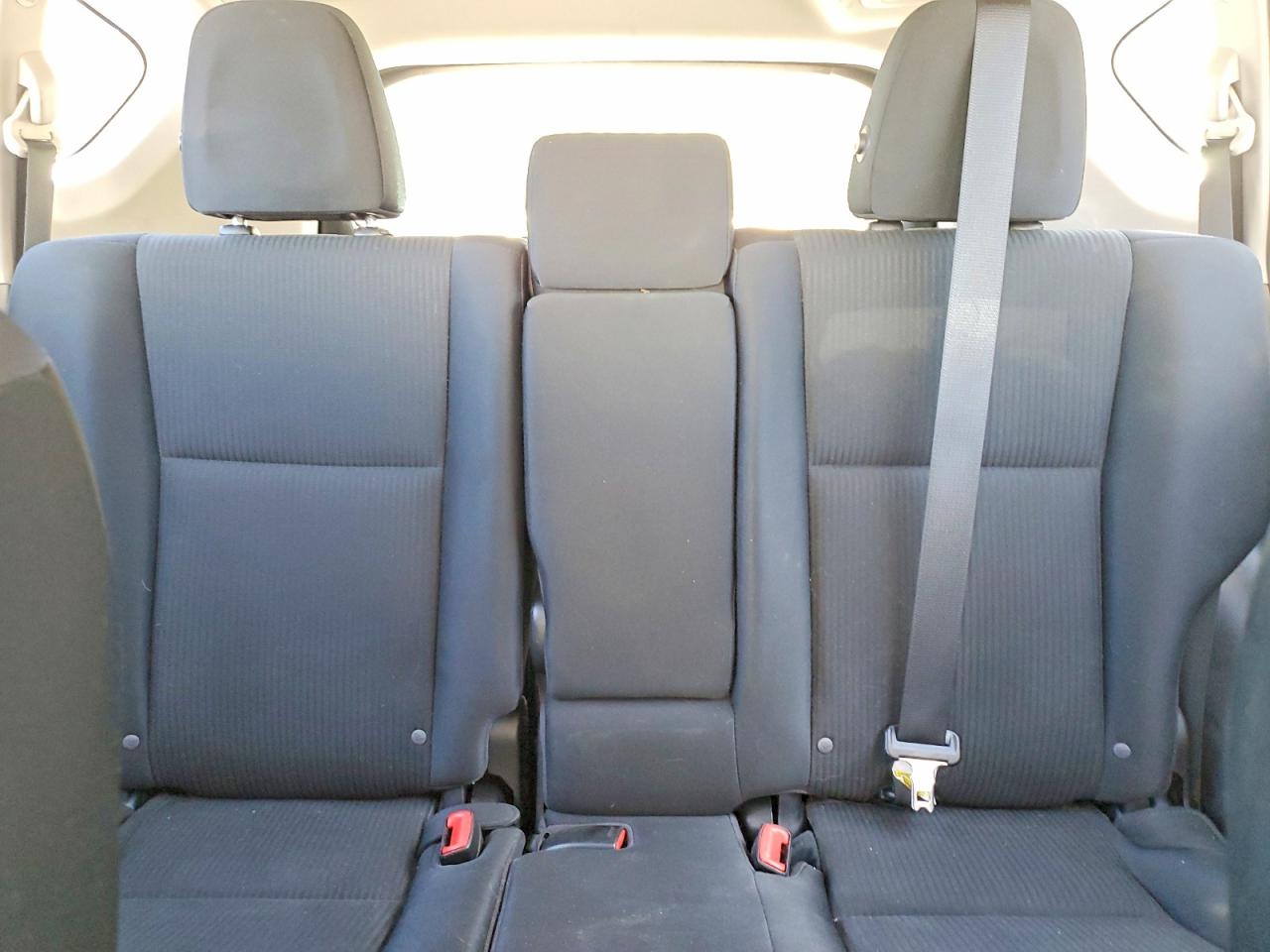 2015 Toyota Rav4 Le White vin: 2T3BFREV1FW330265