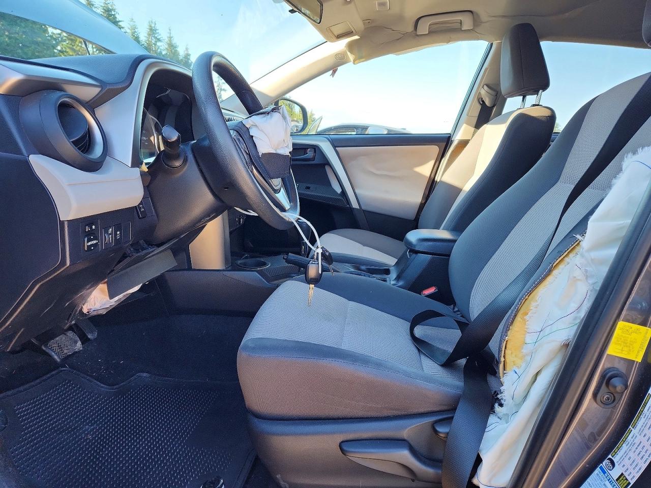 2015 Toyota Rav4 Le Gray vin: 2T3BFREV1FW340312